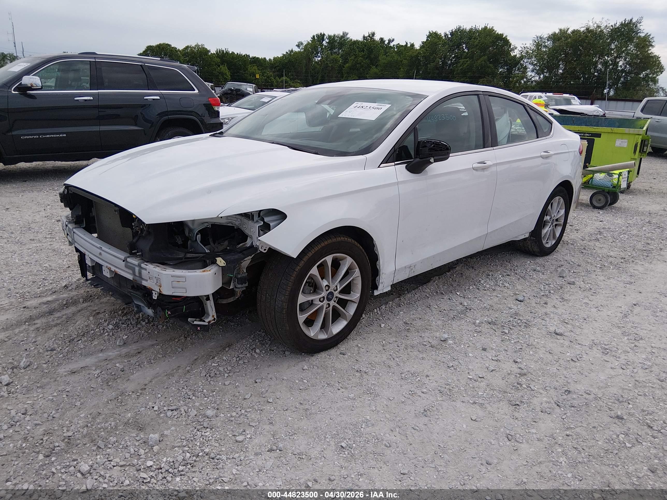 FORD FUSION image 2