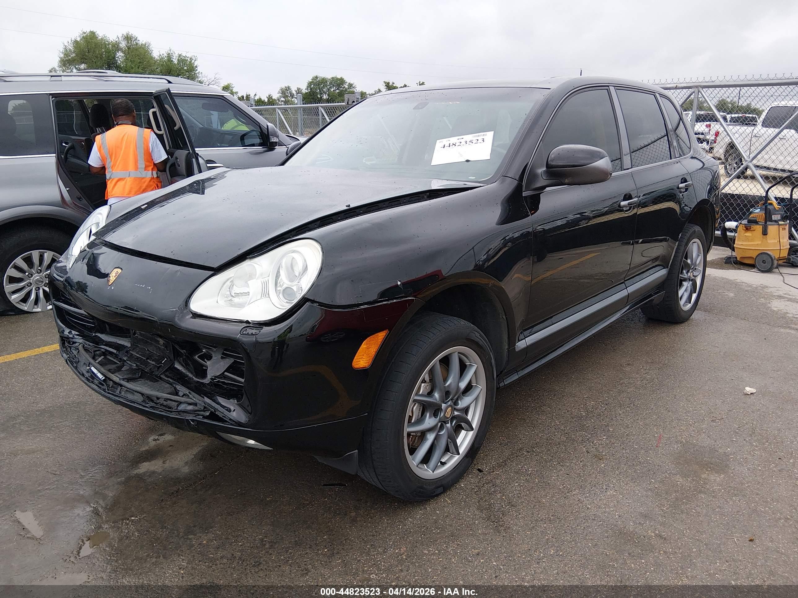 PORSCHE CAYENNE image 2