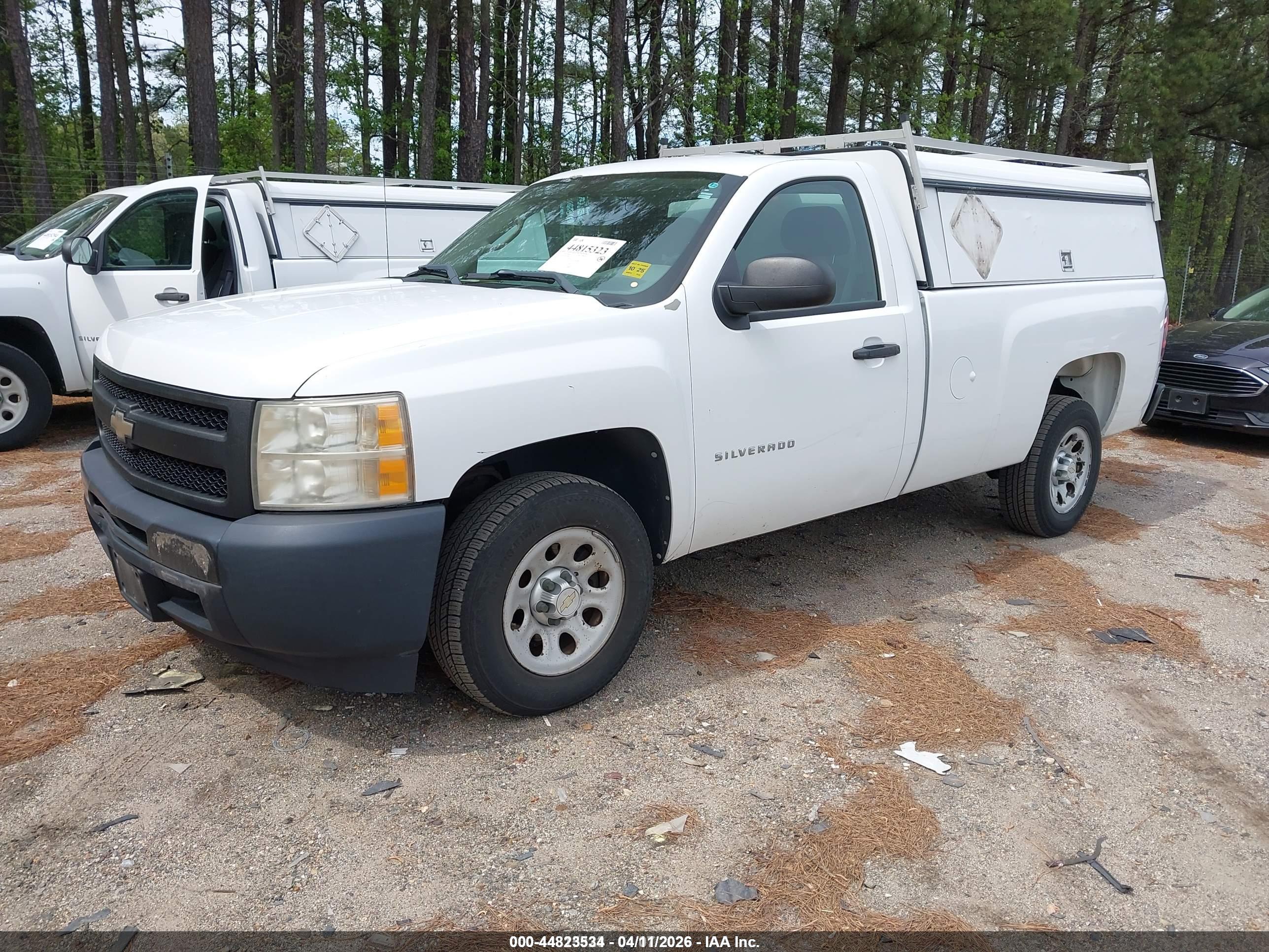 CHEVROLET SILVERADO image 2