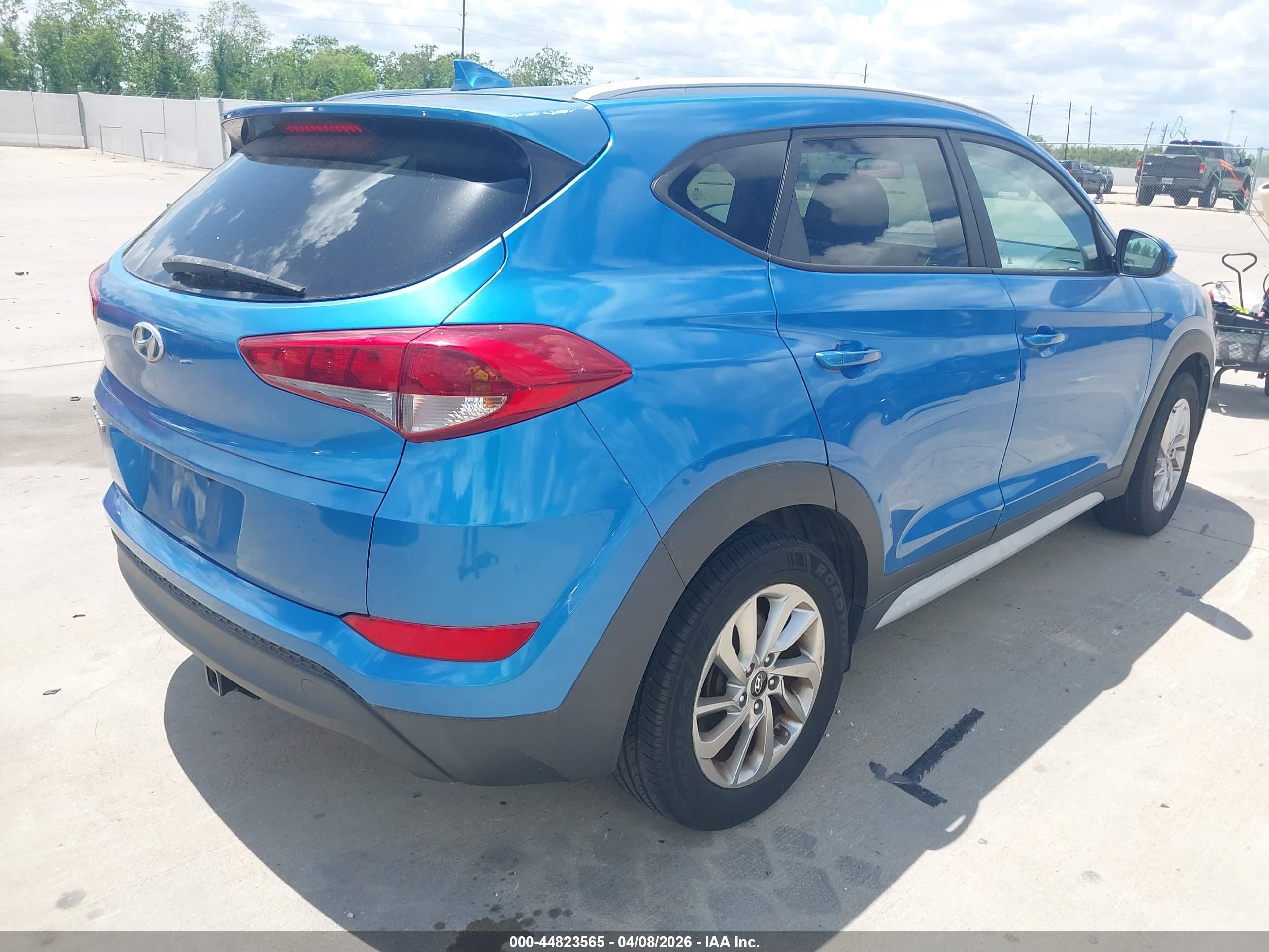 HYUNDAI TUCSON image 4