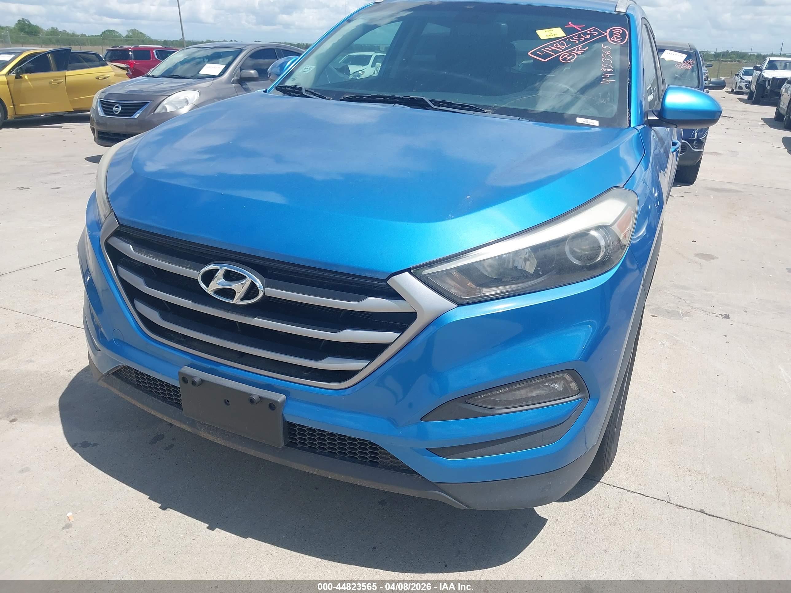 HYUNDAI TUCSON image 6