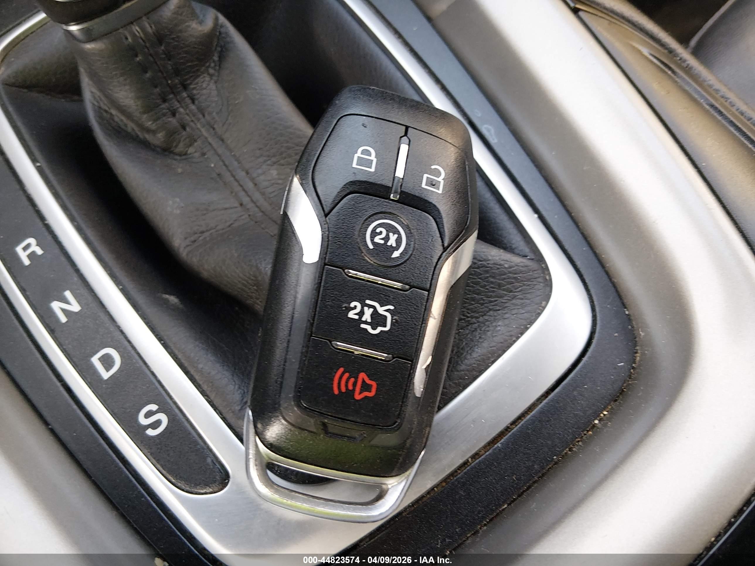 FORD FUSION image 11
