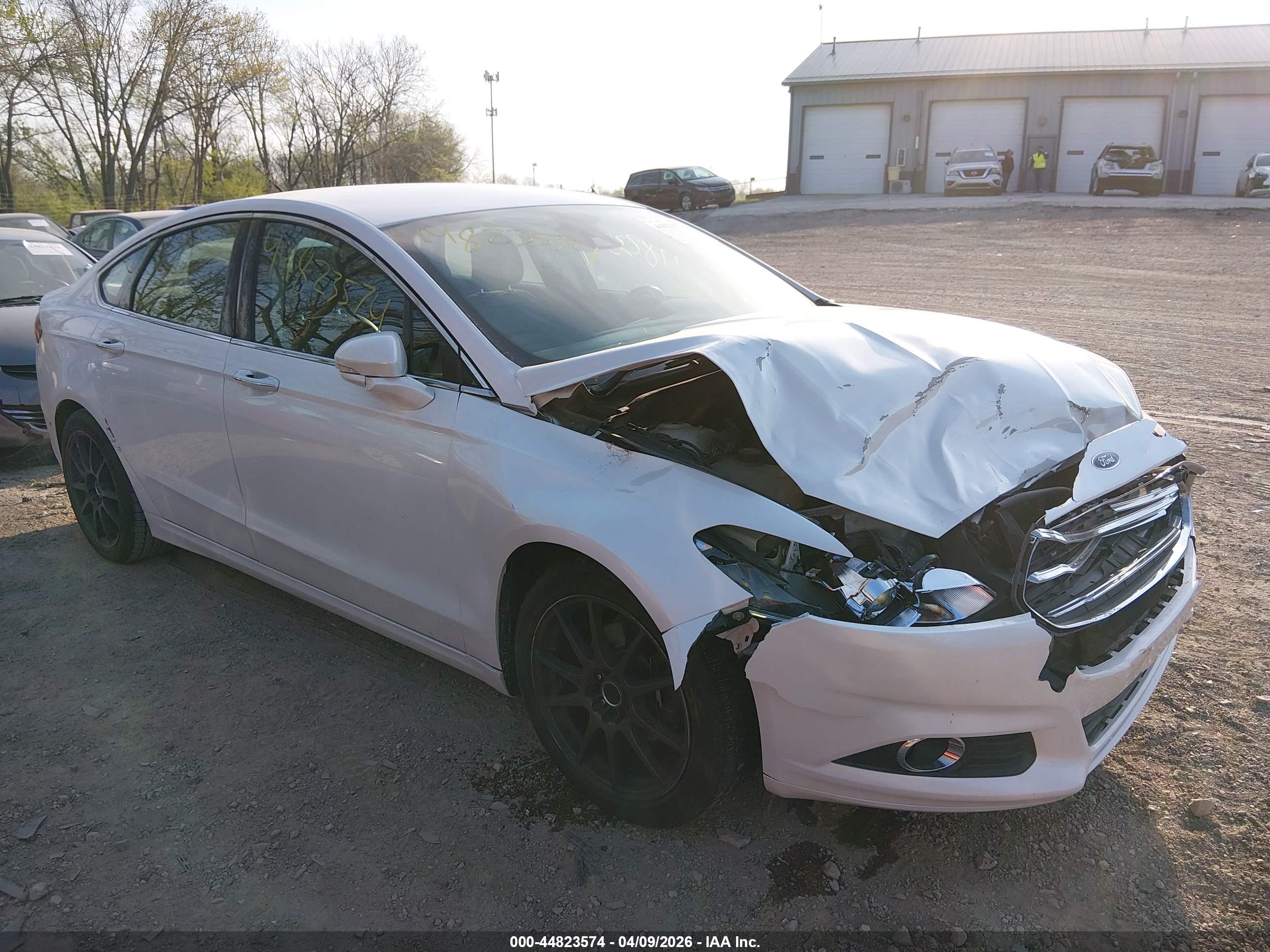 FORD FUSION image 6