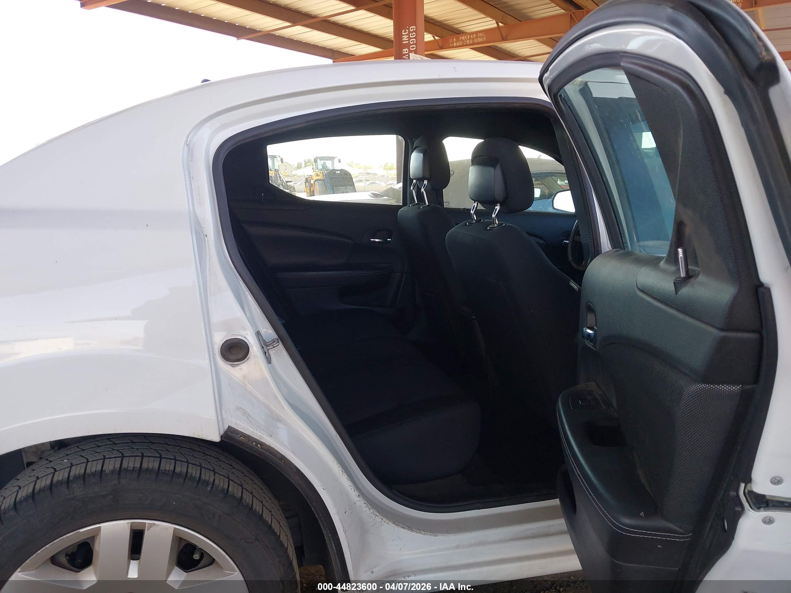 DODGE AVENGER image 8