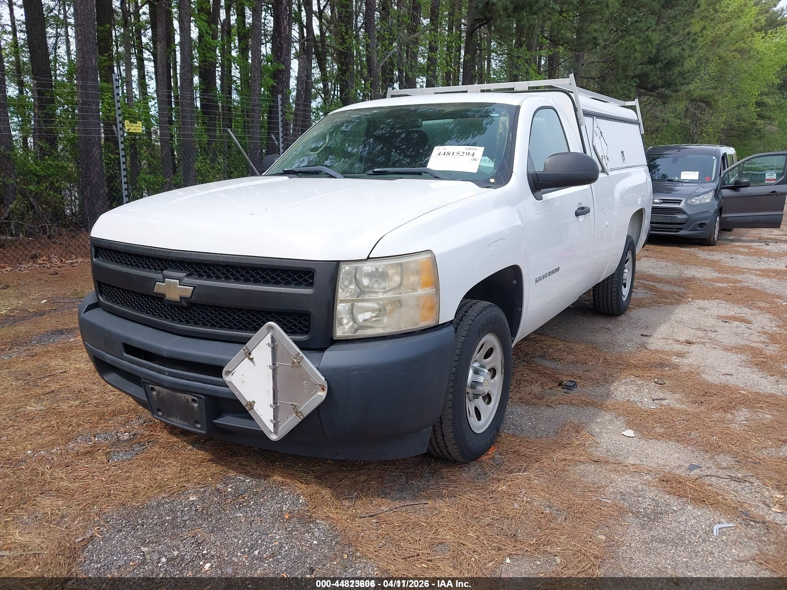 CHEVROLET SILVERADO image 2