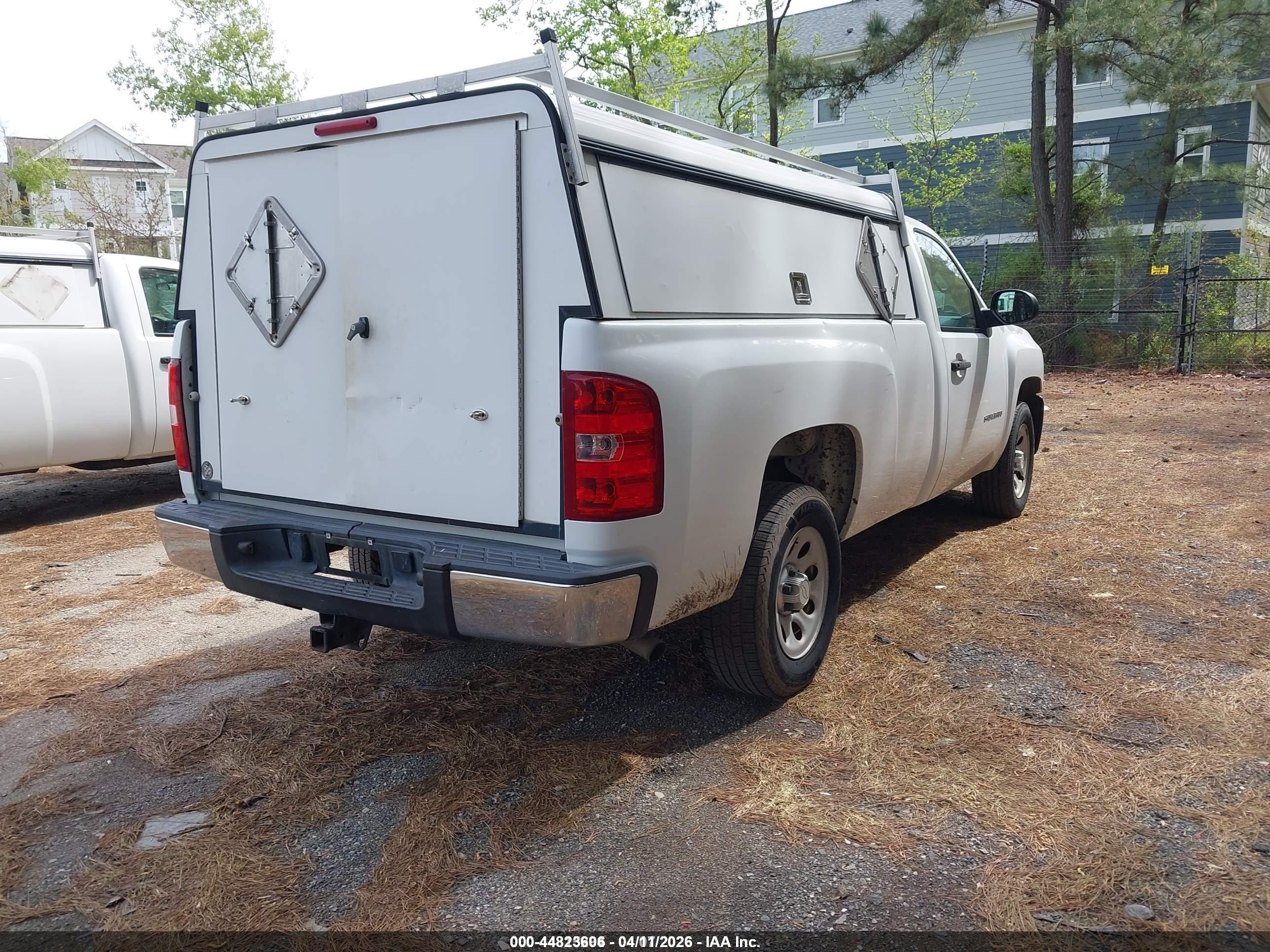 CHEVROLET SILVERADO image 4