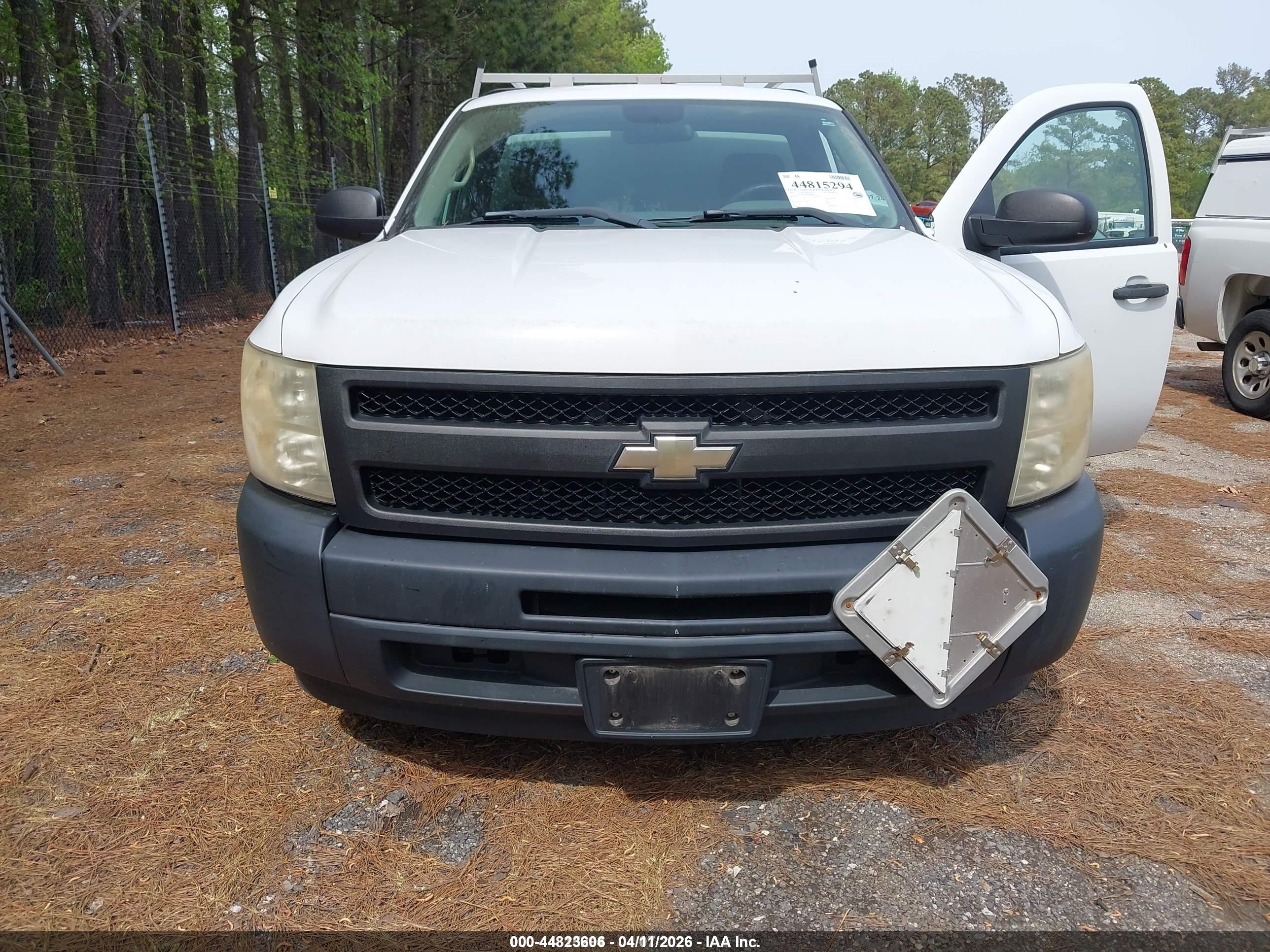 CHEVROLET SILVERADO image 6