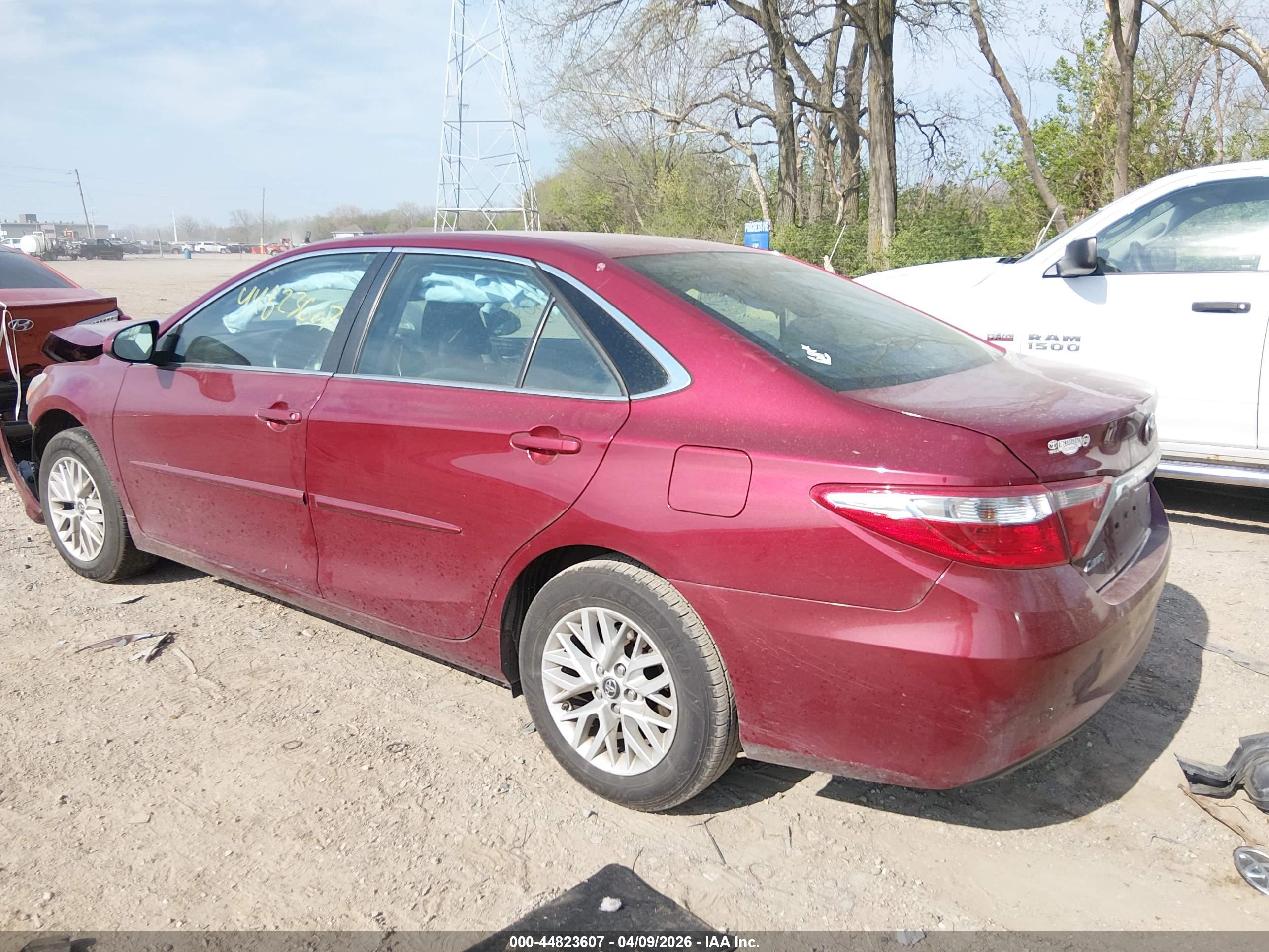 TOYOTA CAMRY image 3
