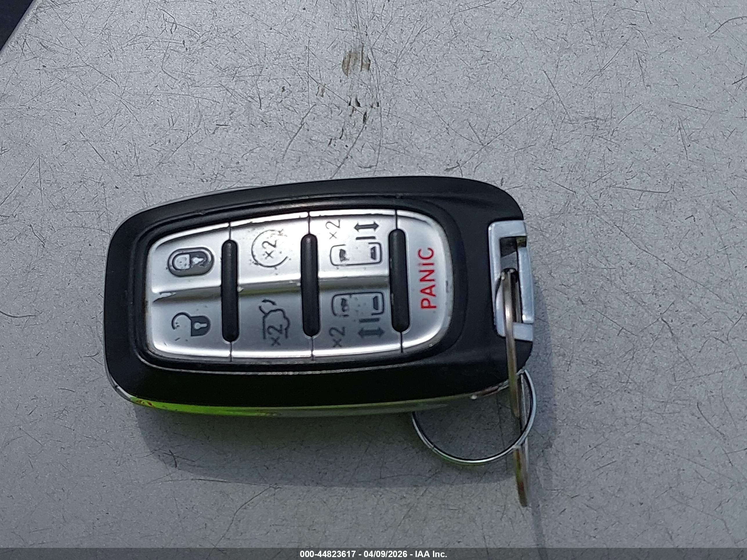 CHRYSLER PACIFICA image 11