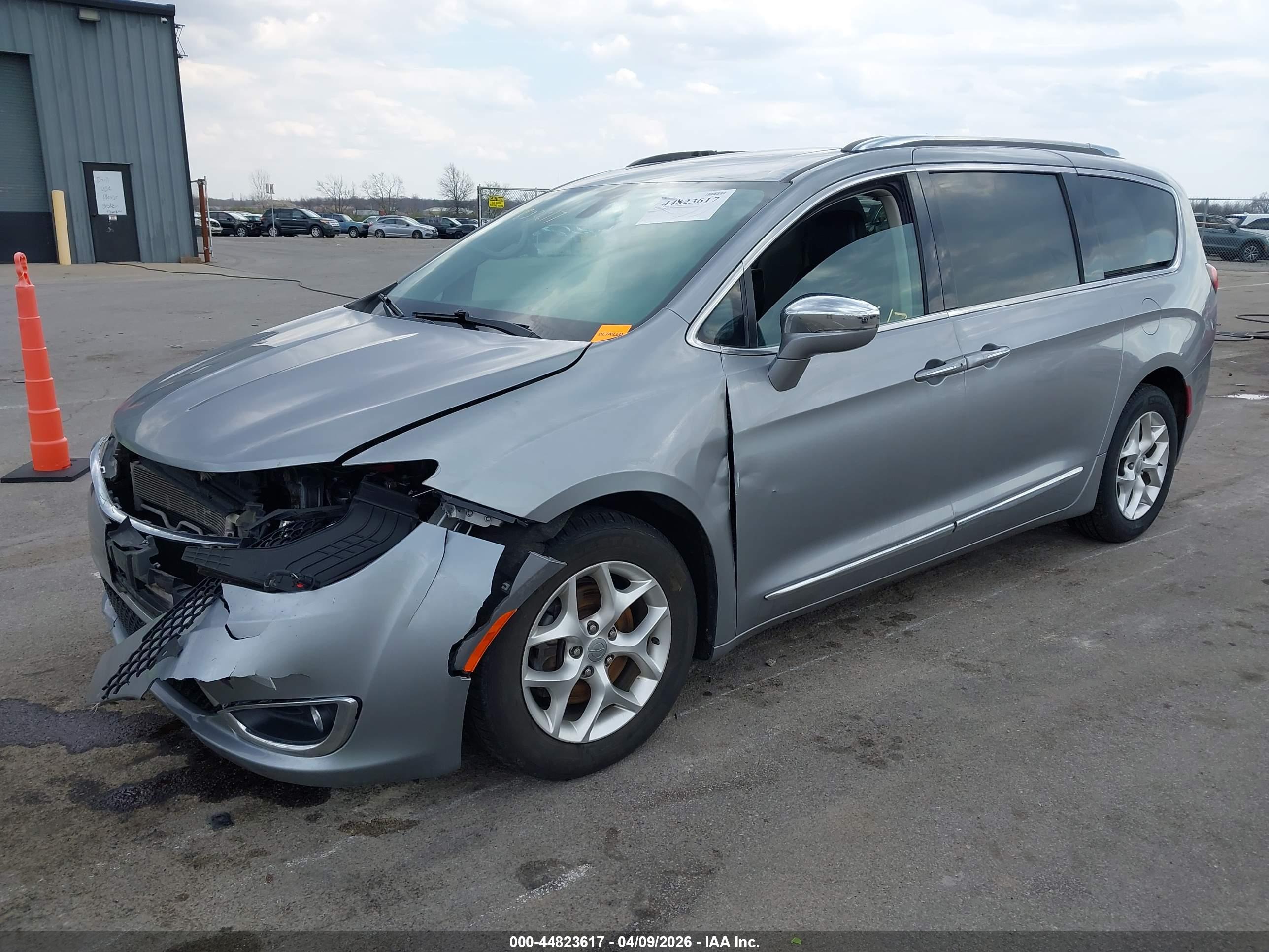 CHRYSLER PACIFICA image 2