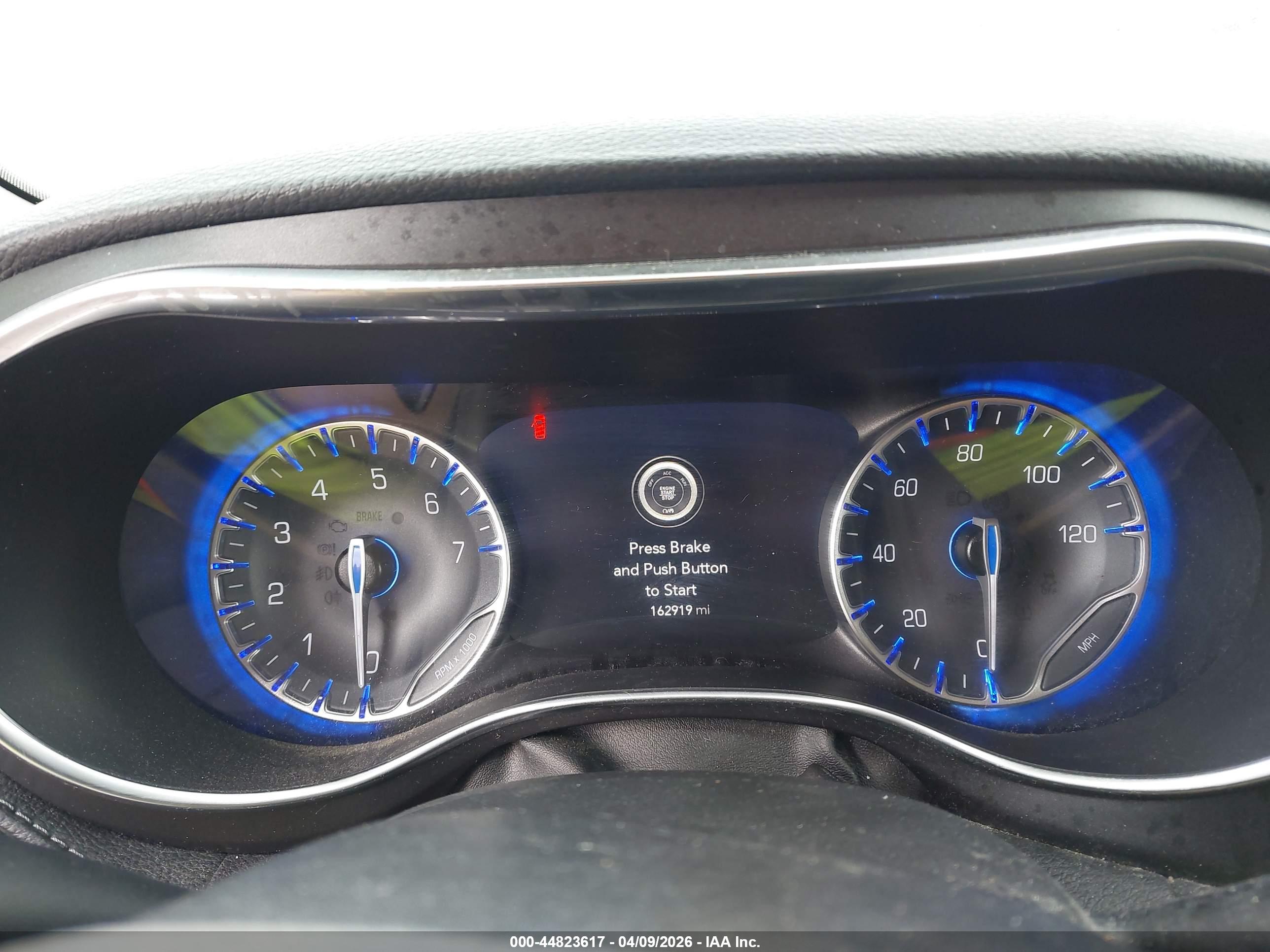 CHRYSLER PACIFICA image 7