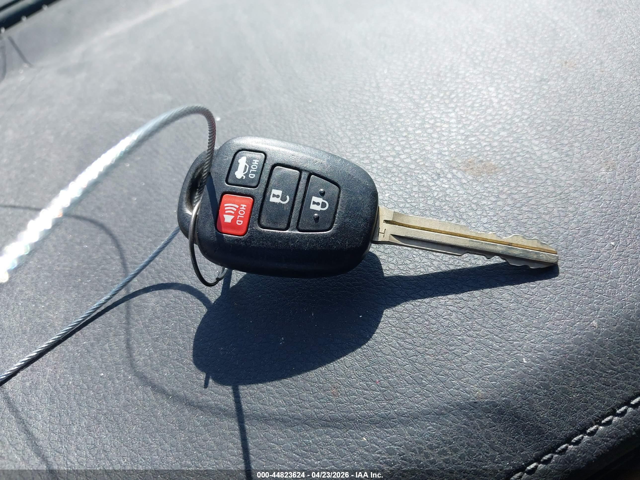 TOYOTA COROLLA image 11