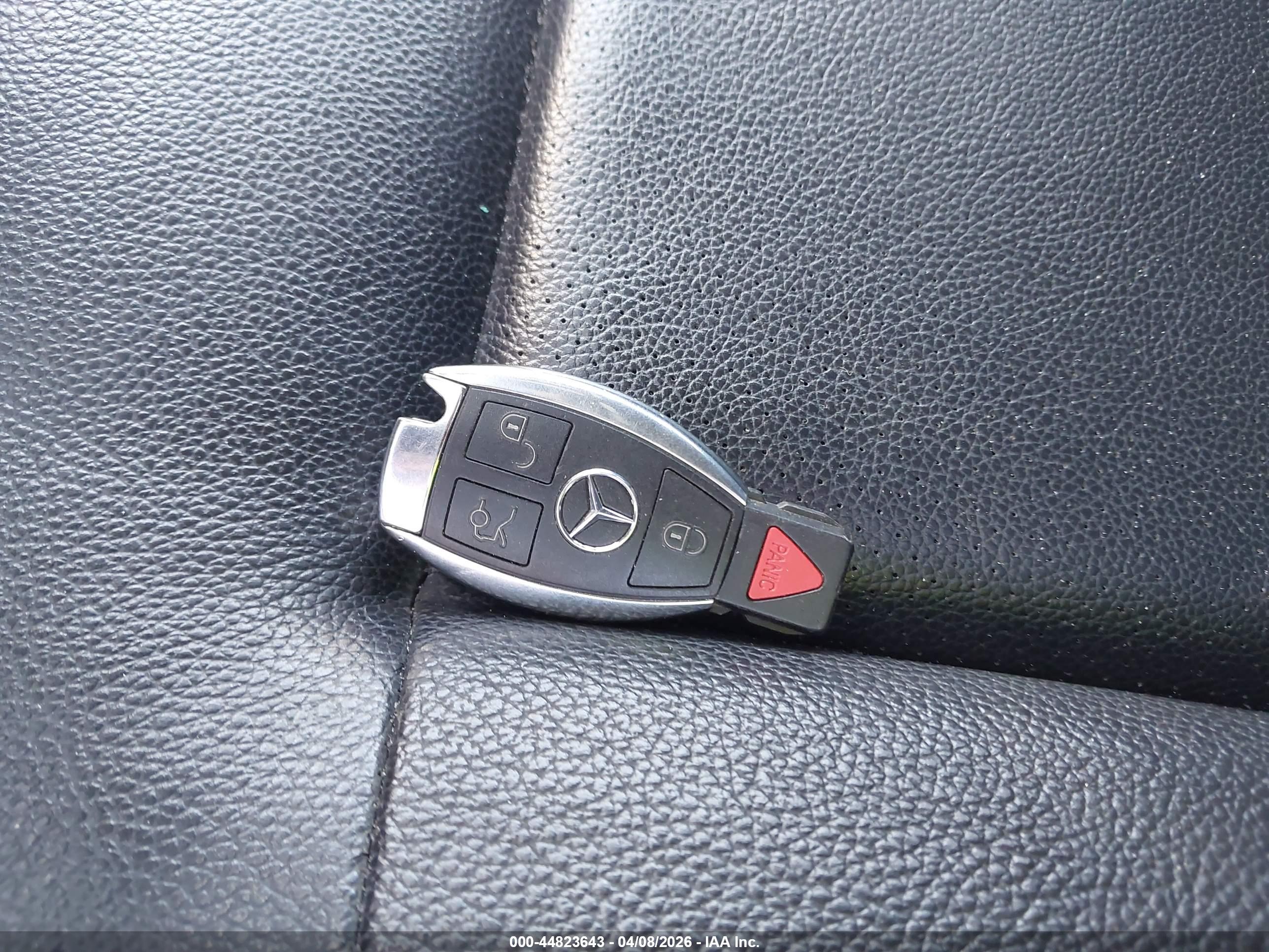 MERCEDES-BENZ E image 11