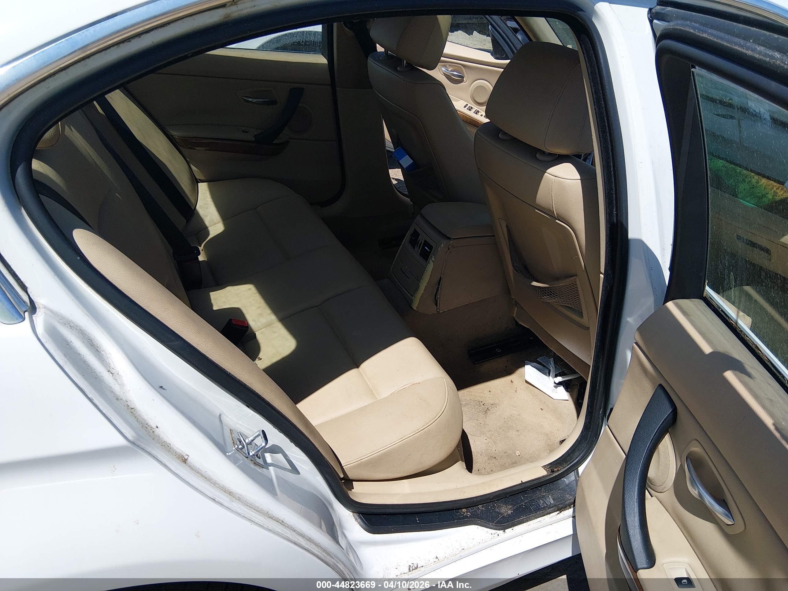 BMW 335XI image 8