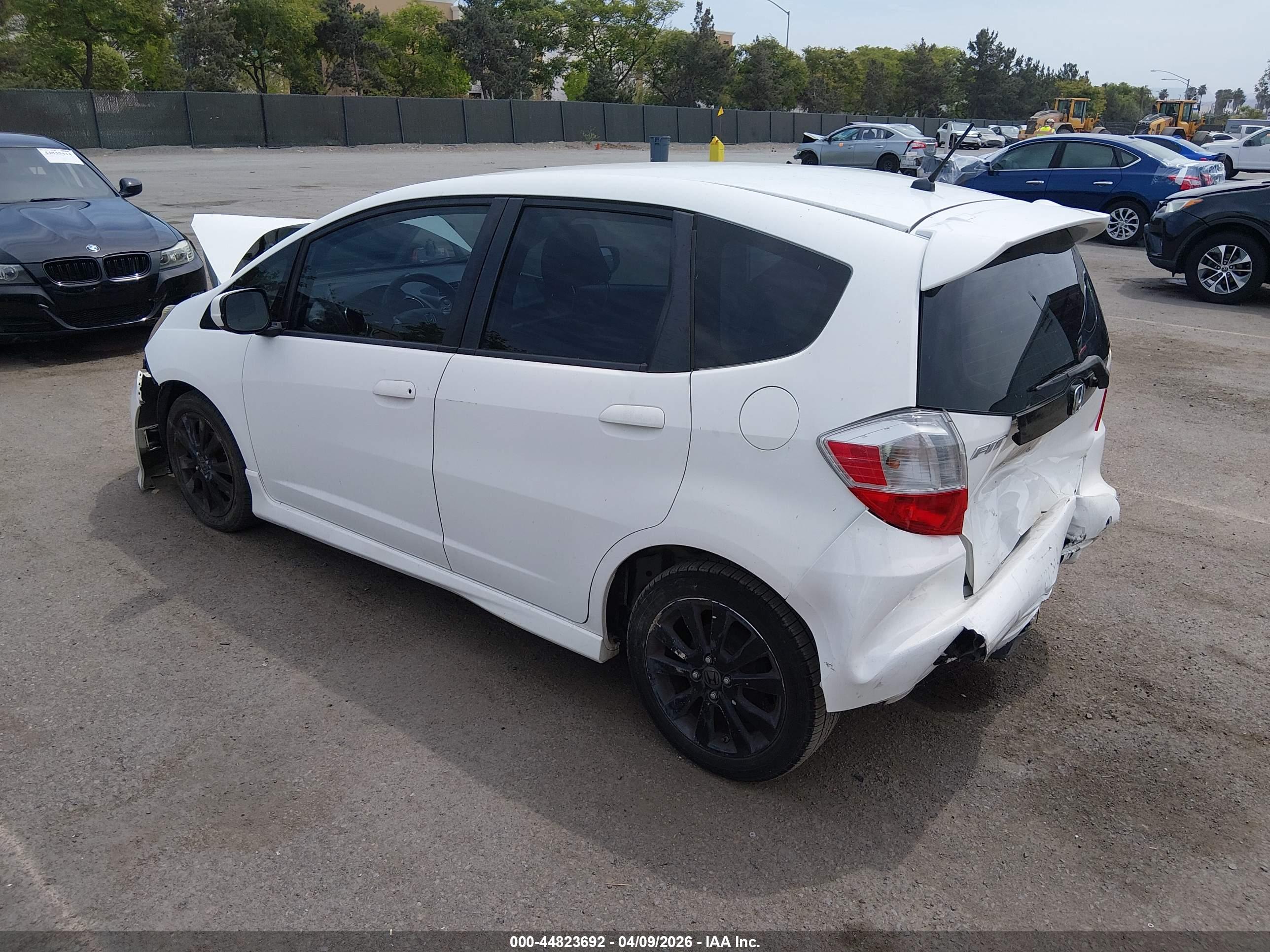 HONDA FIT image 3