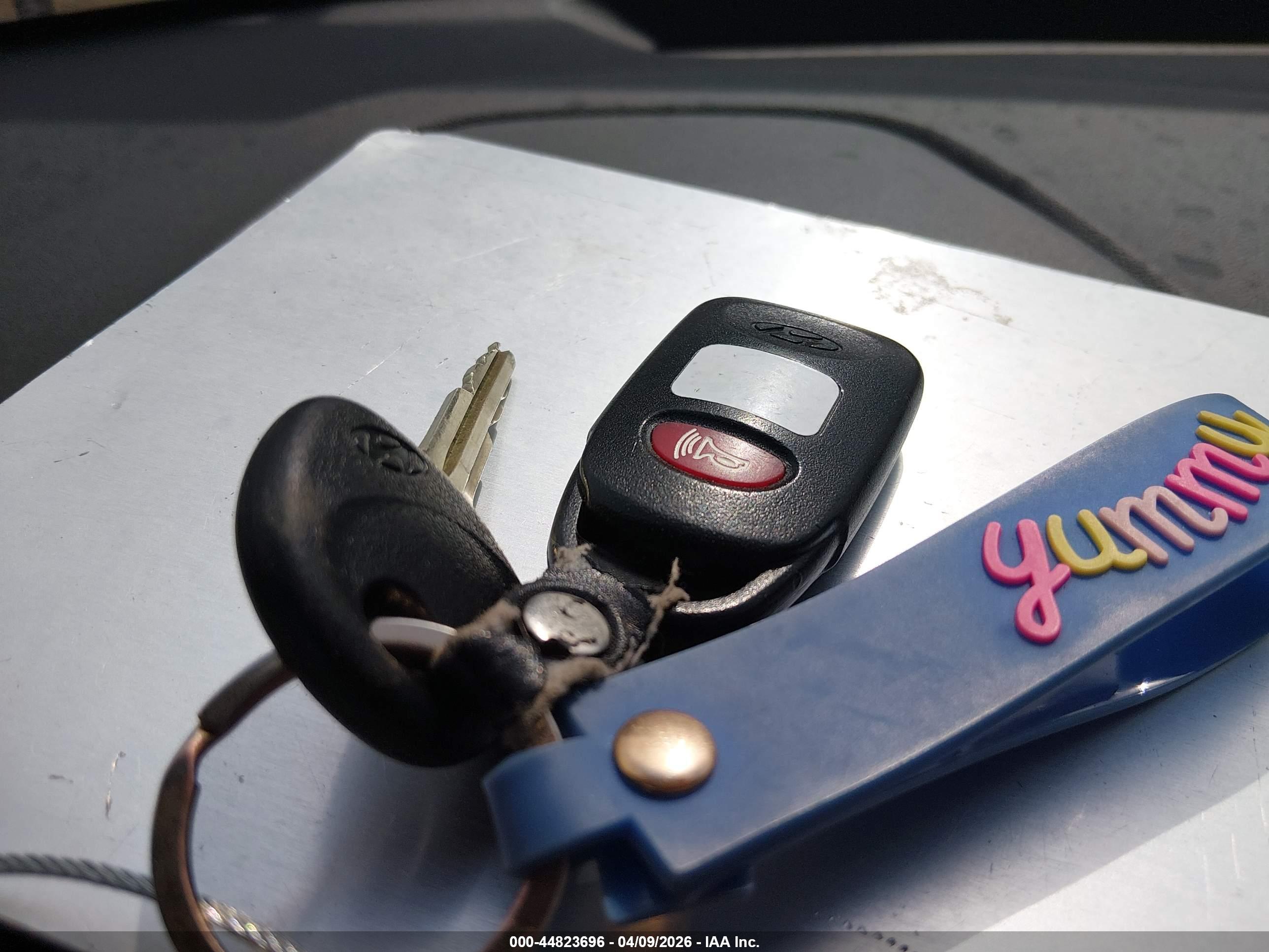 HYUNDAI ELANTRA image 11