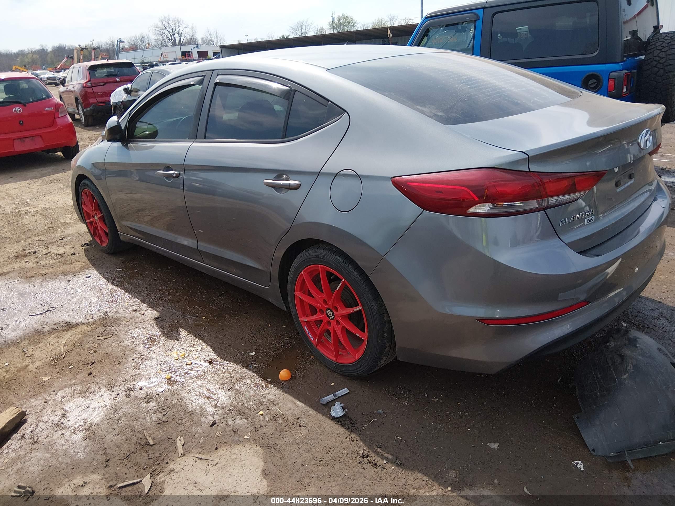 HYUNDAI ELANTRA image 3