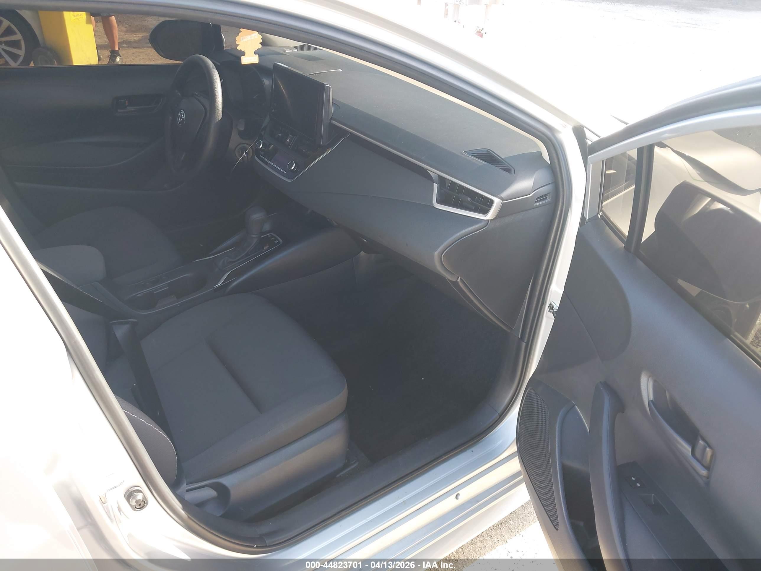 TOYOTA COROLLA image 5