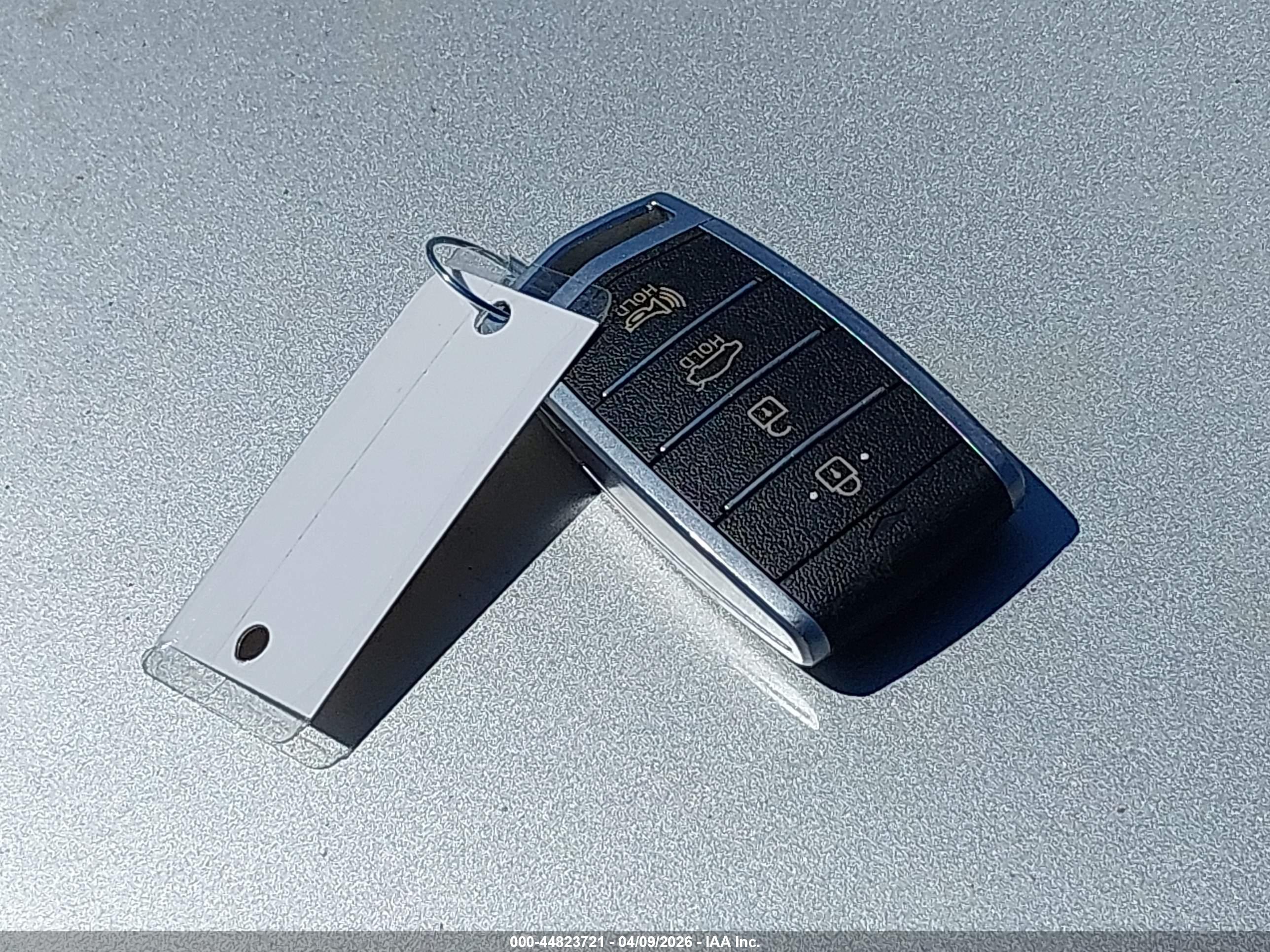 GENESIS G90 image 11