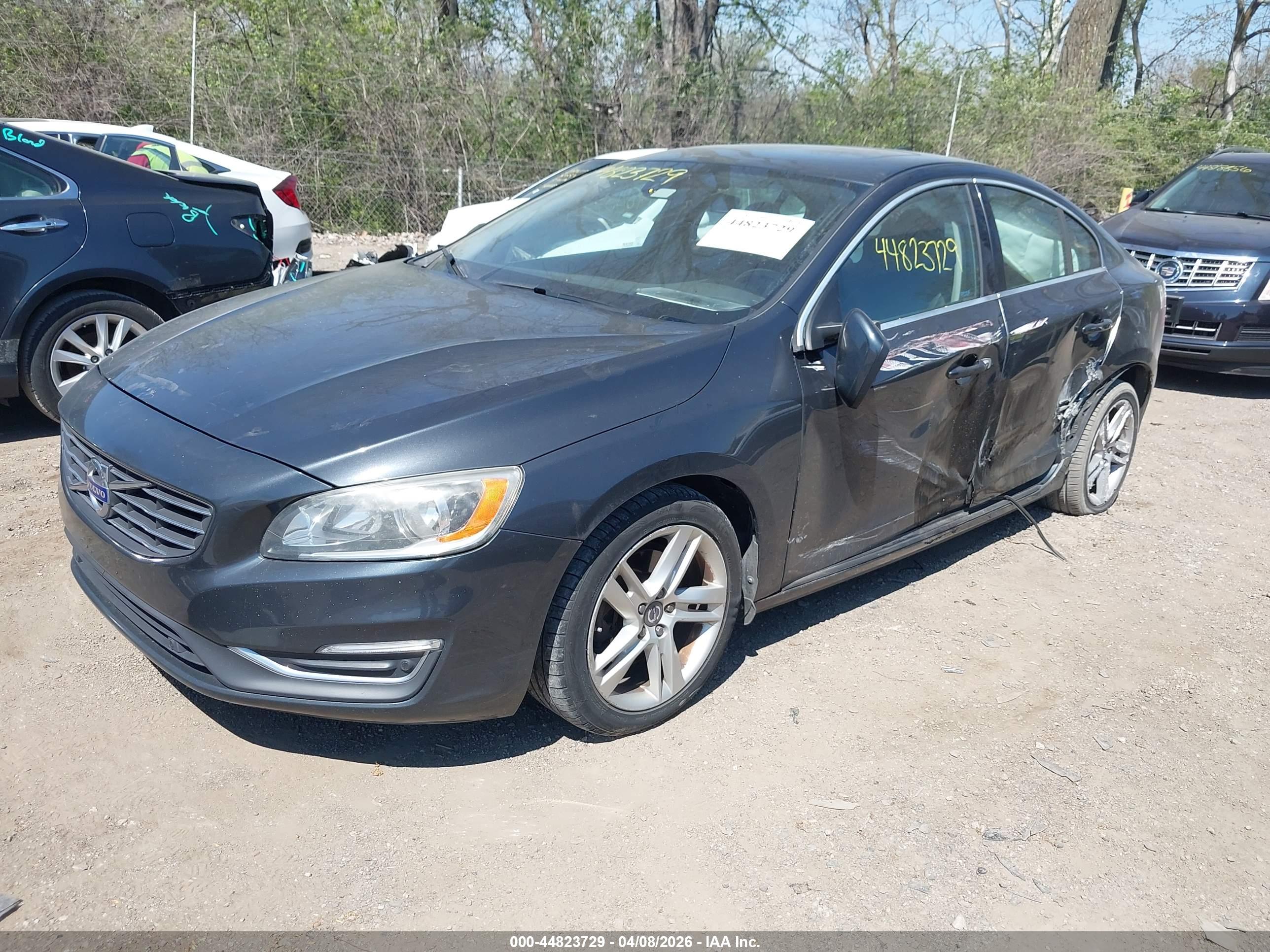 VOLVO S60 image 2