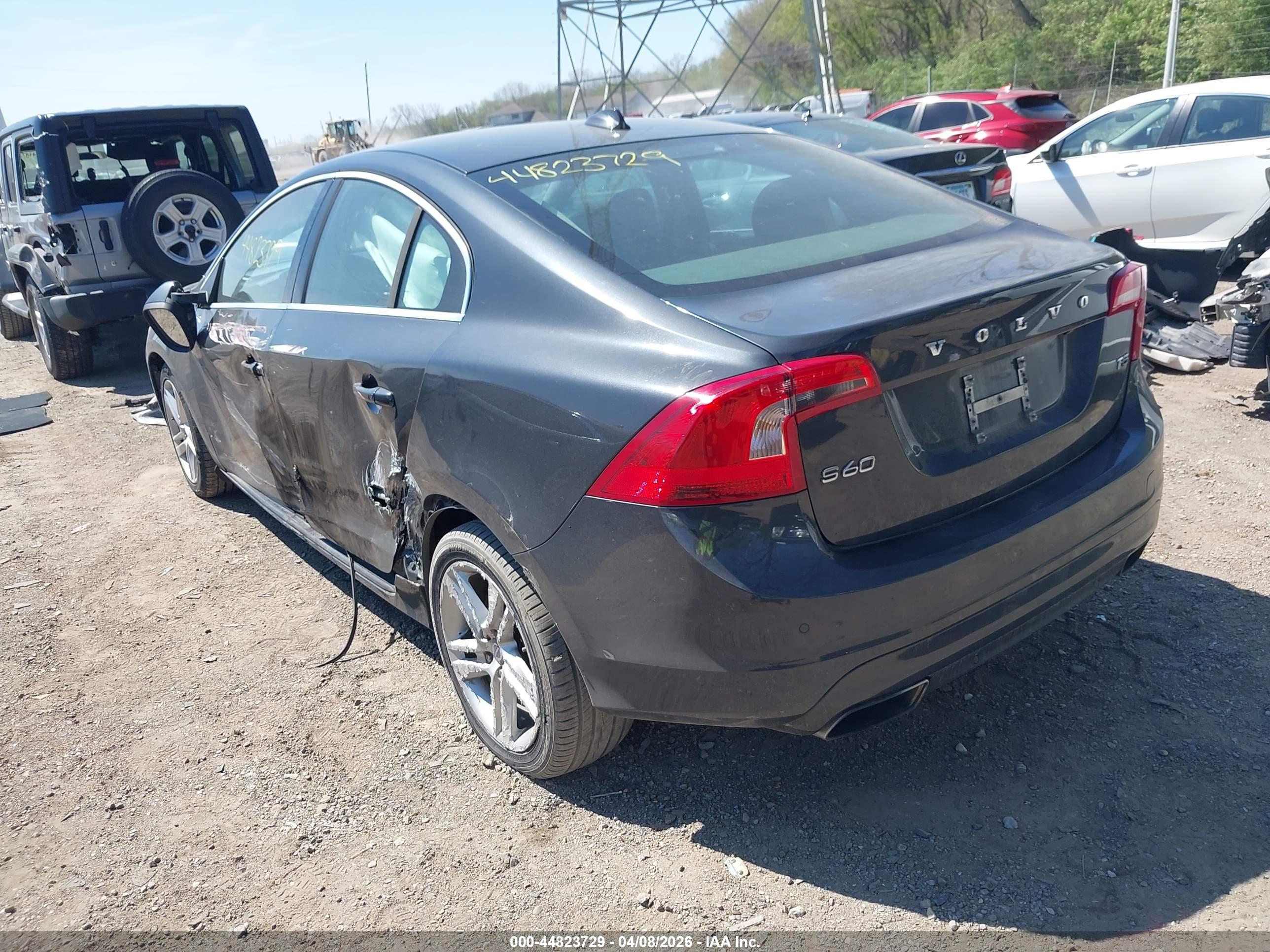 VOLVO S60 image 3
