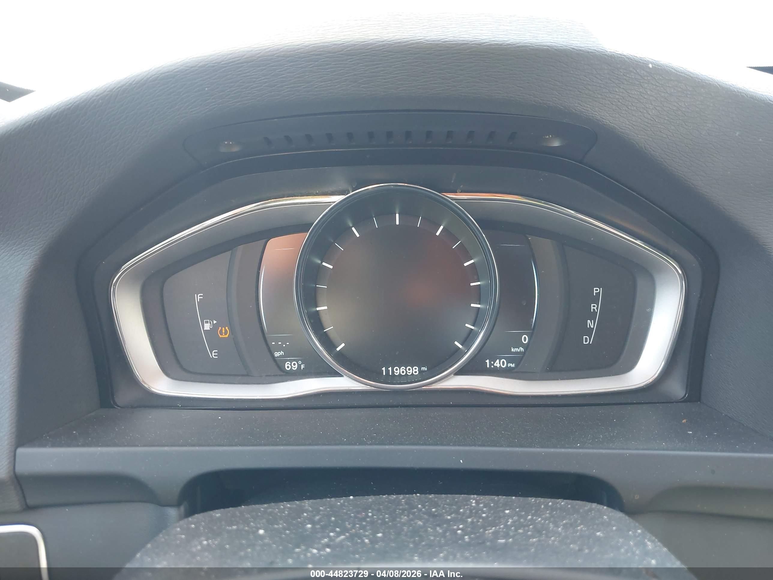 VOLVO S60 image 7