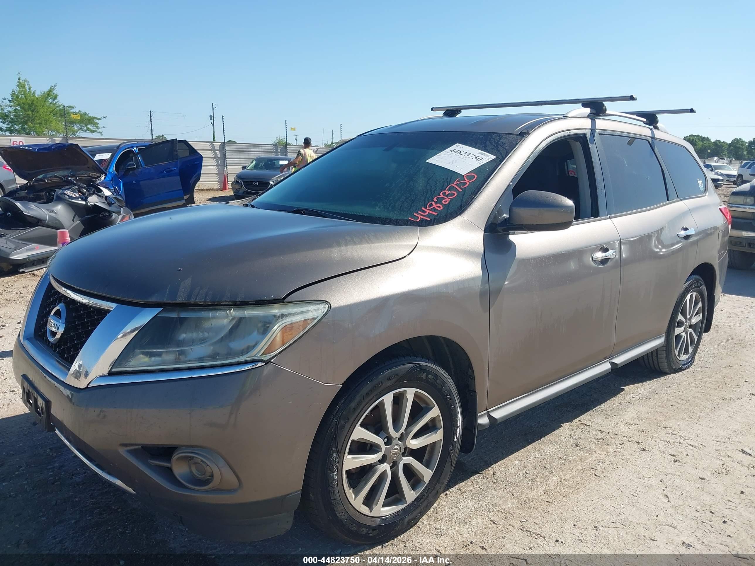 NISSAN PATHFINDER image 2