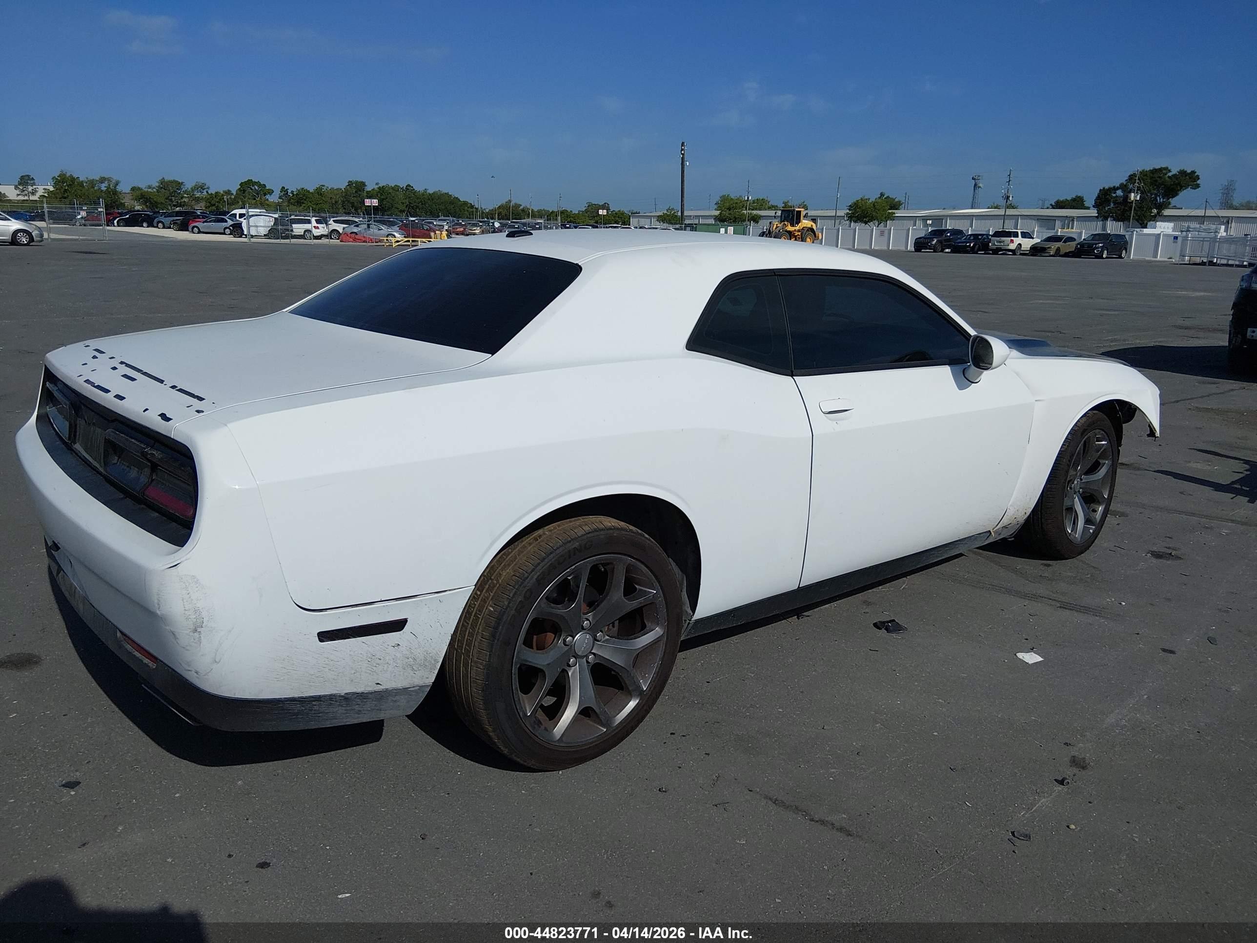 DODGE CHALLENGER image 4