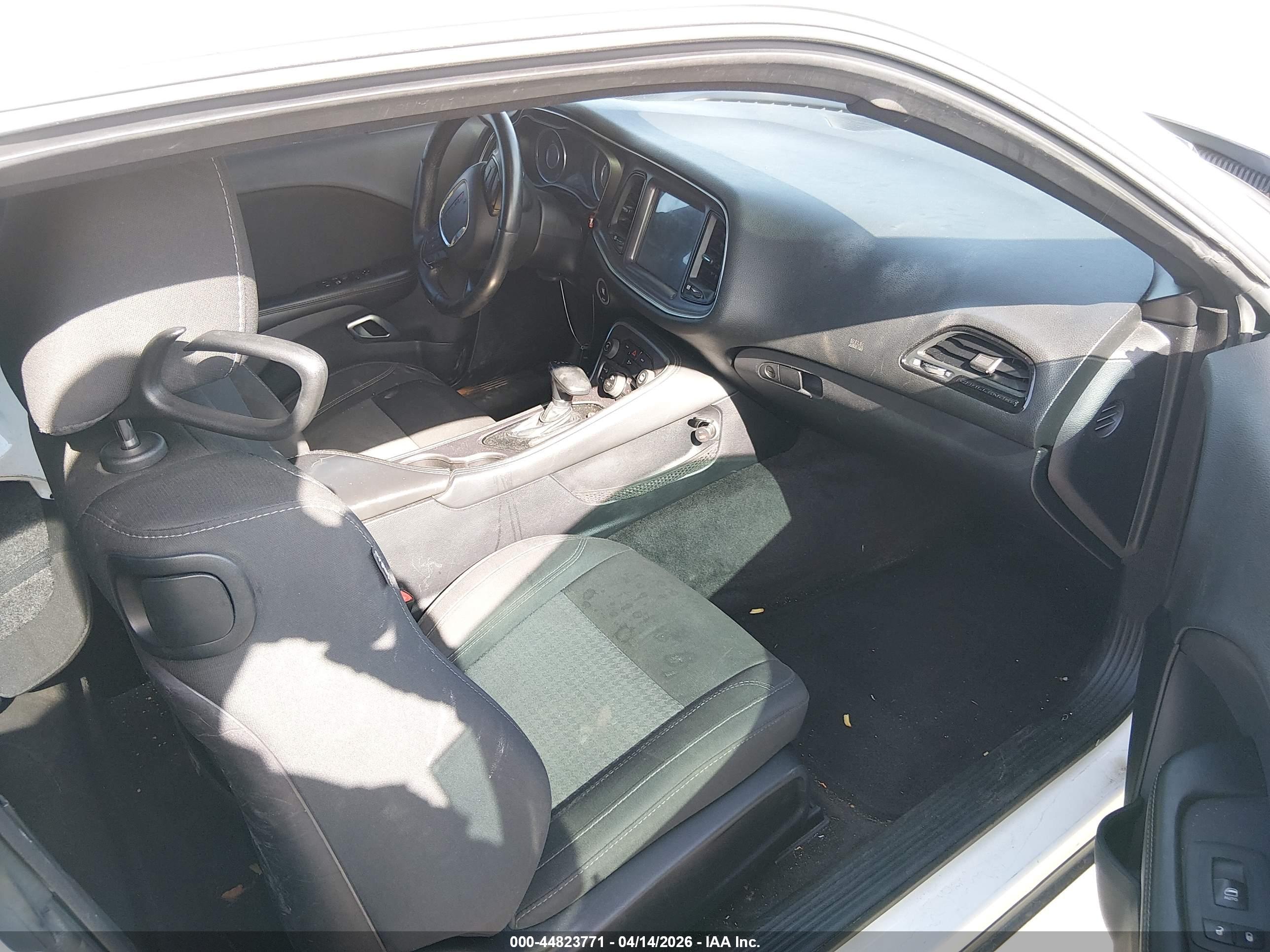 DODGE CHALLENGER image 5