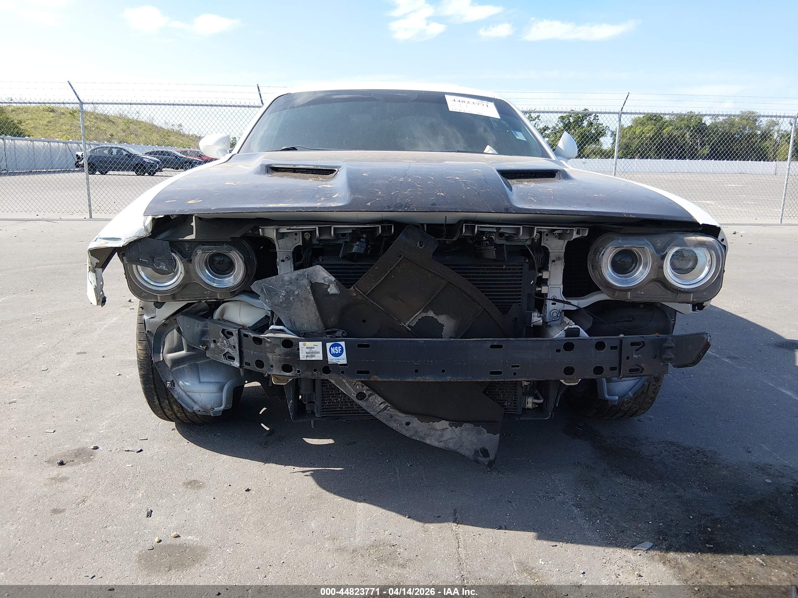 DODGE CHALLENGER image 6