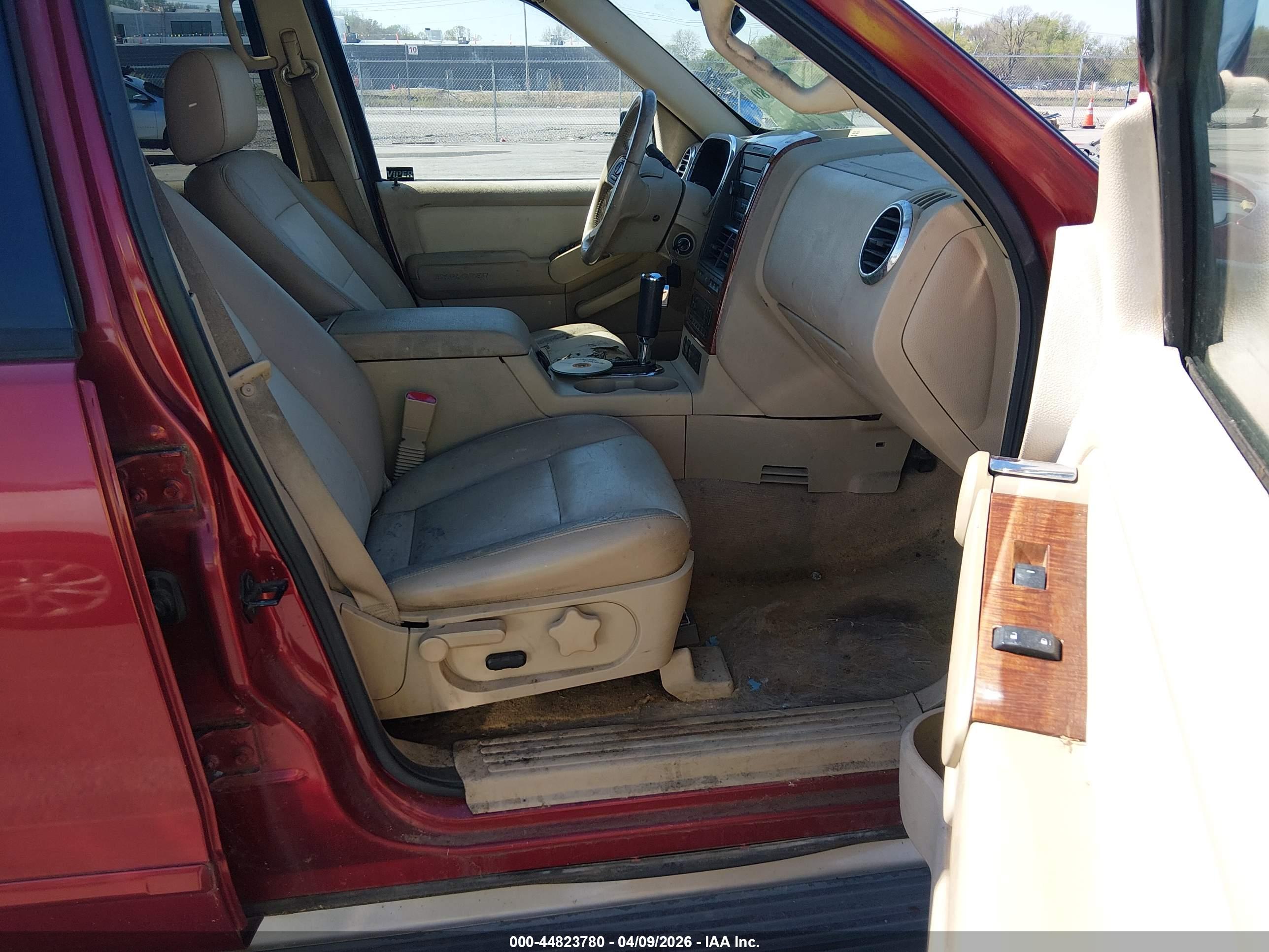 FORD EXPLORER image 5