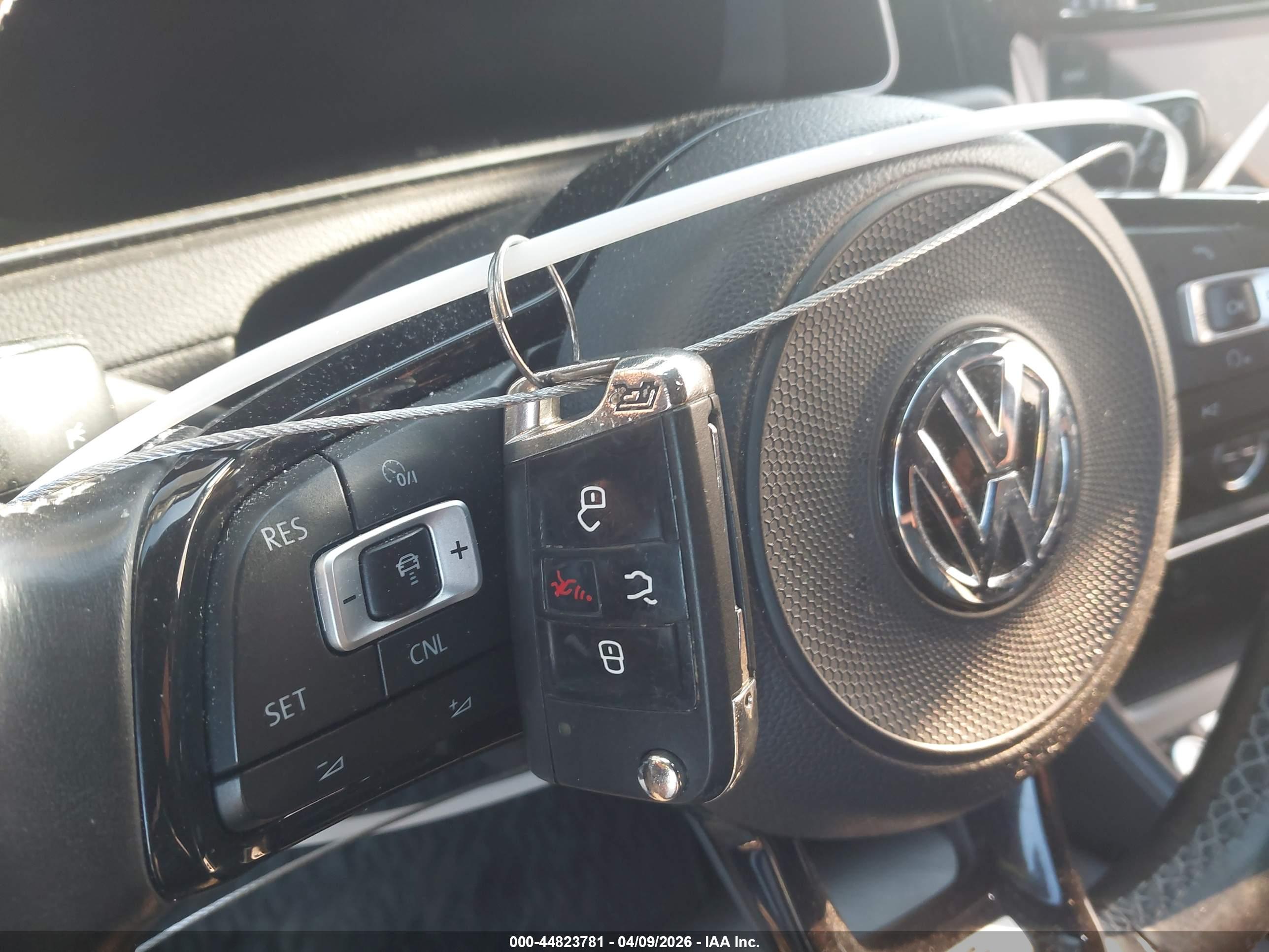 VOLKSWAGEN GOLF image 11