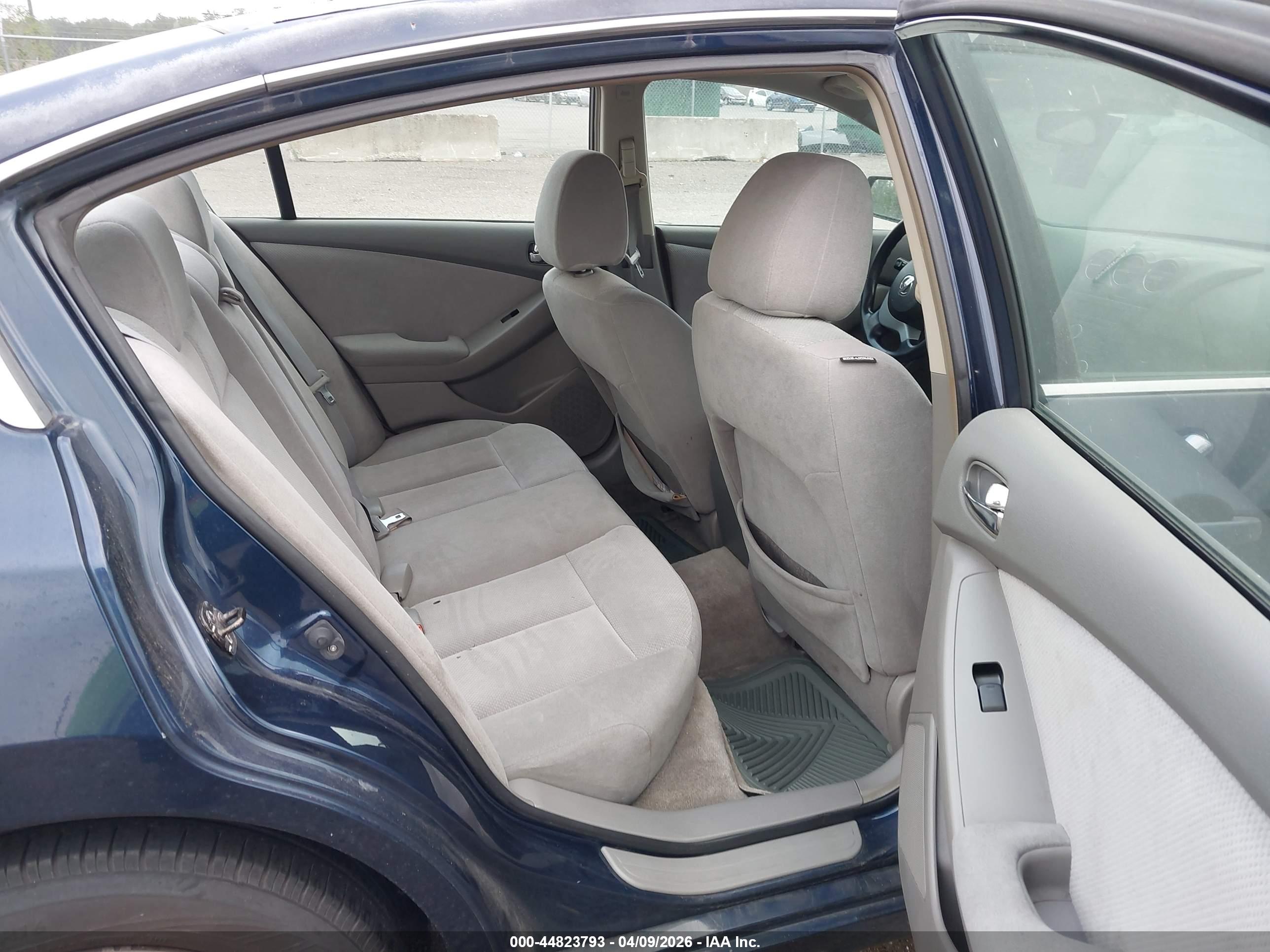 NISSAN ALTIMA image 8