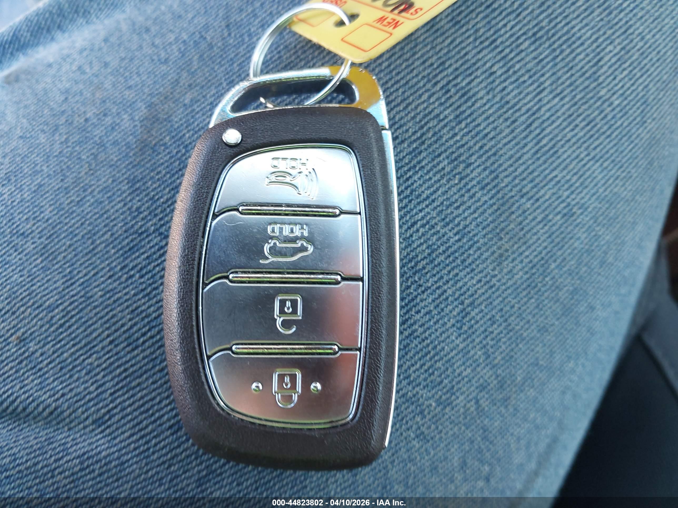 HYUNDAI TUCSON image 11