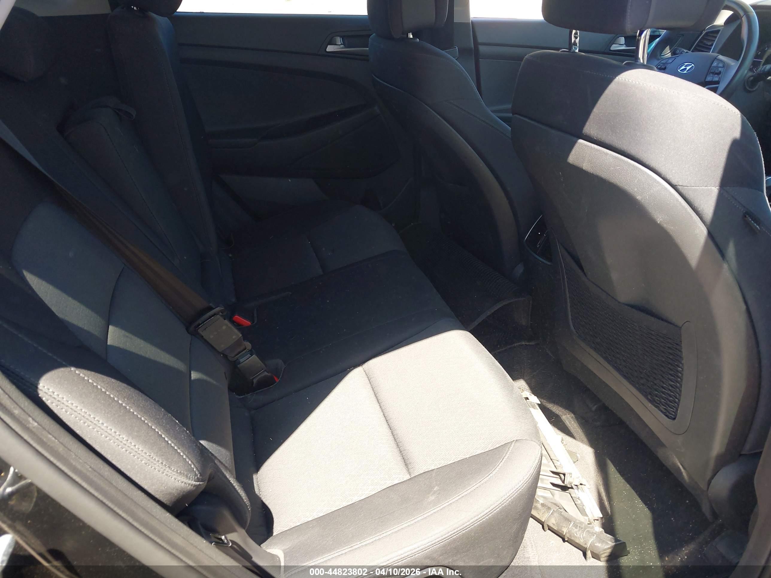HYUNDAI TUCSON image 8