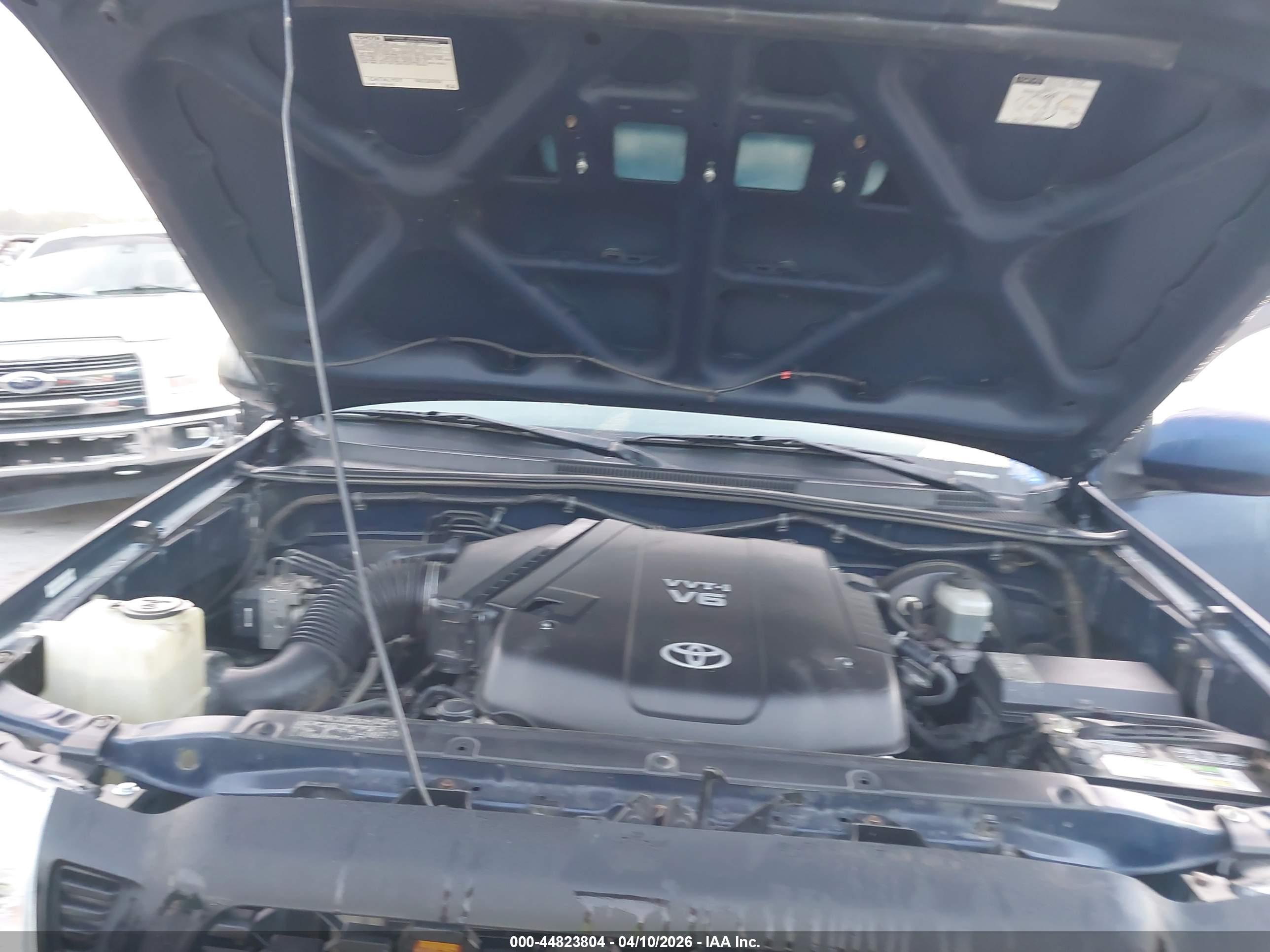 TOYOTA TACOMA image 10