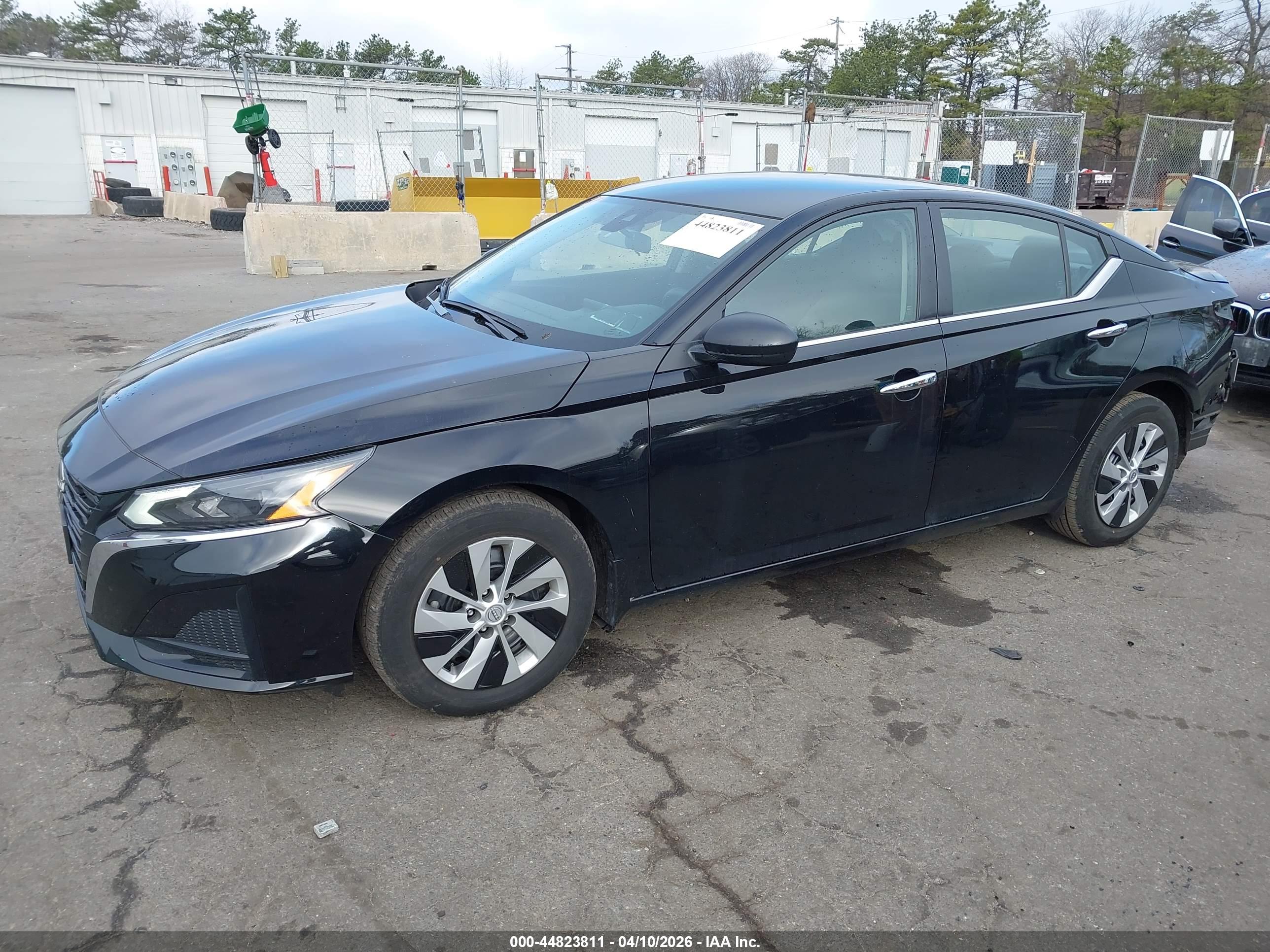NISSAN ALTIMA image 2