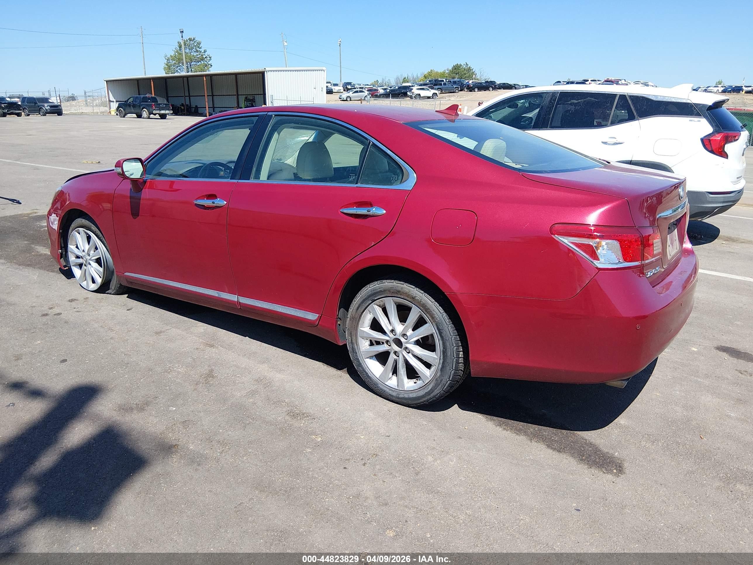LEXUS ES image 3