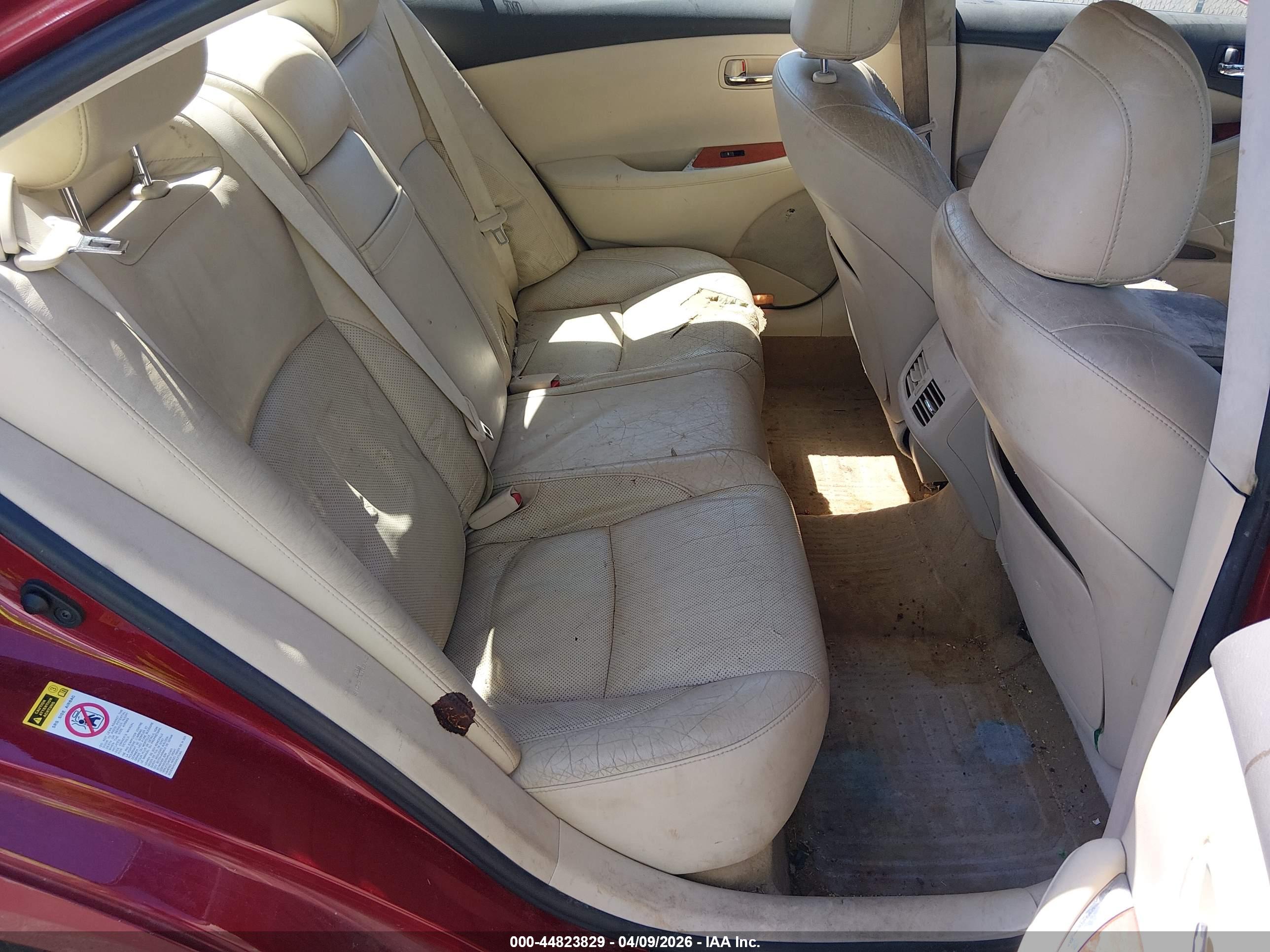 LEXUS ES image 8