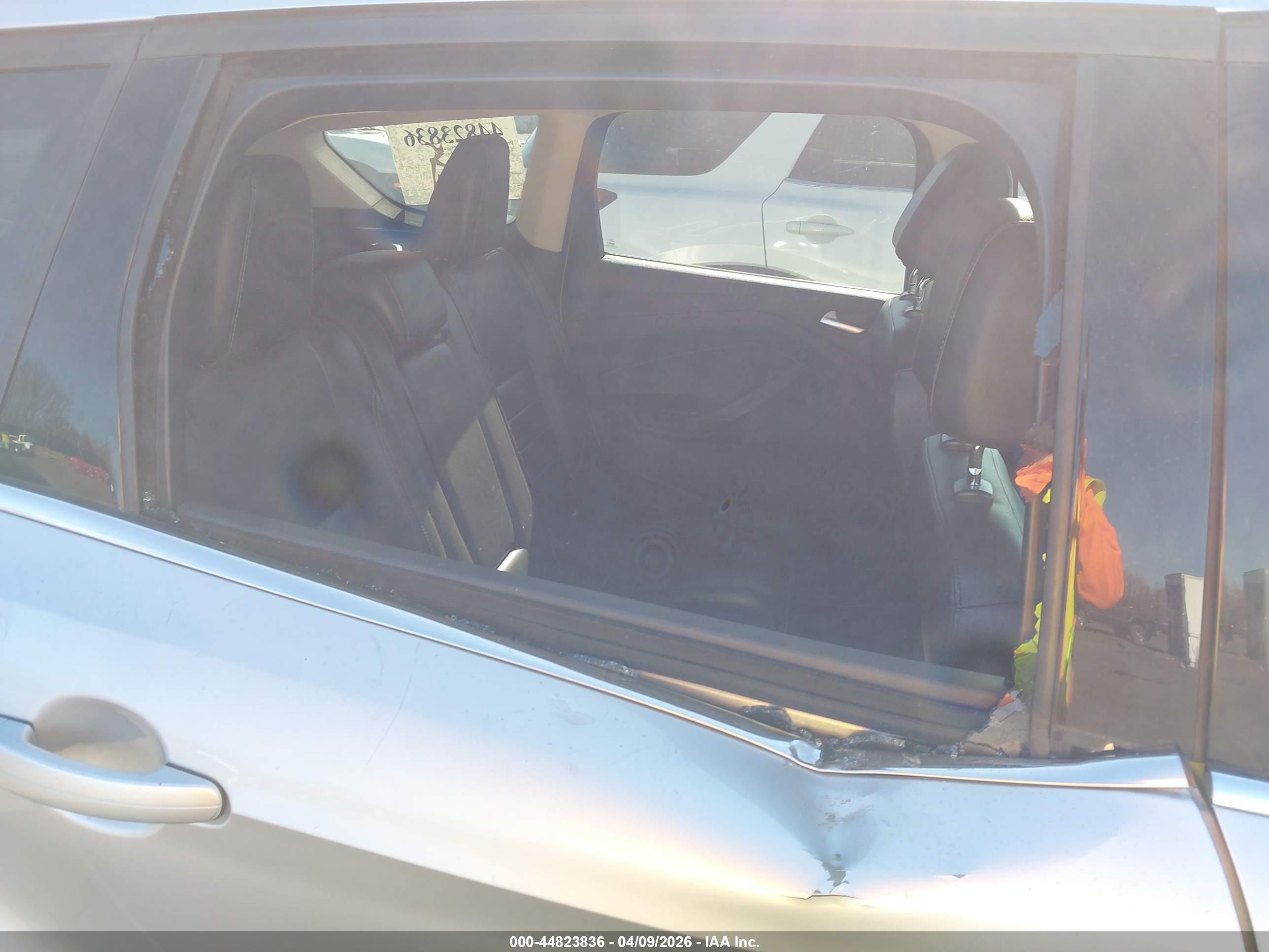 FORD ESCAPE image 6