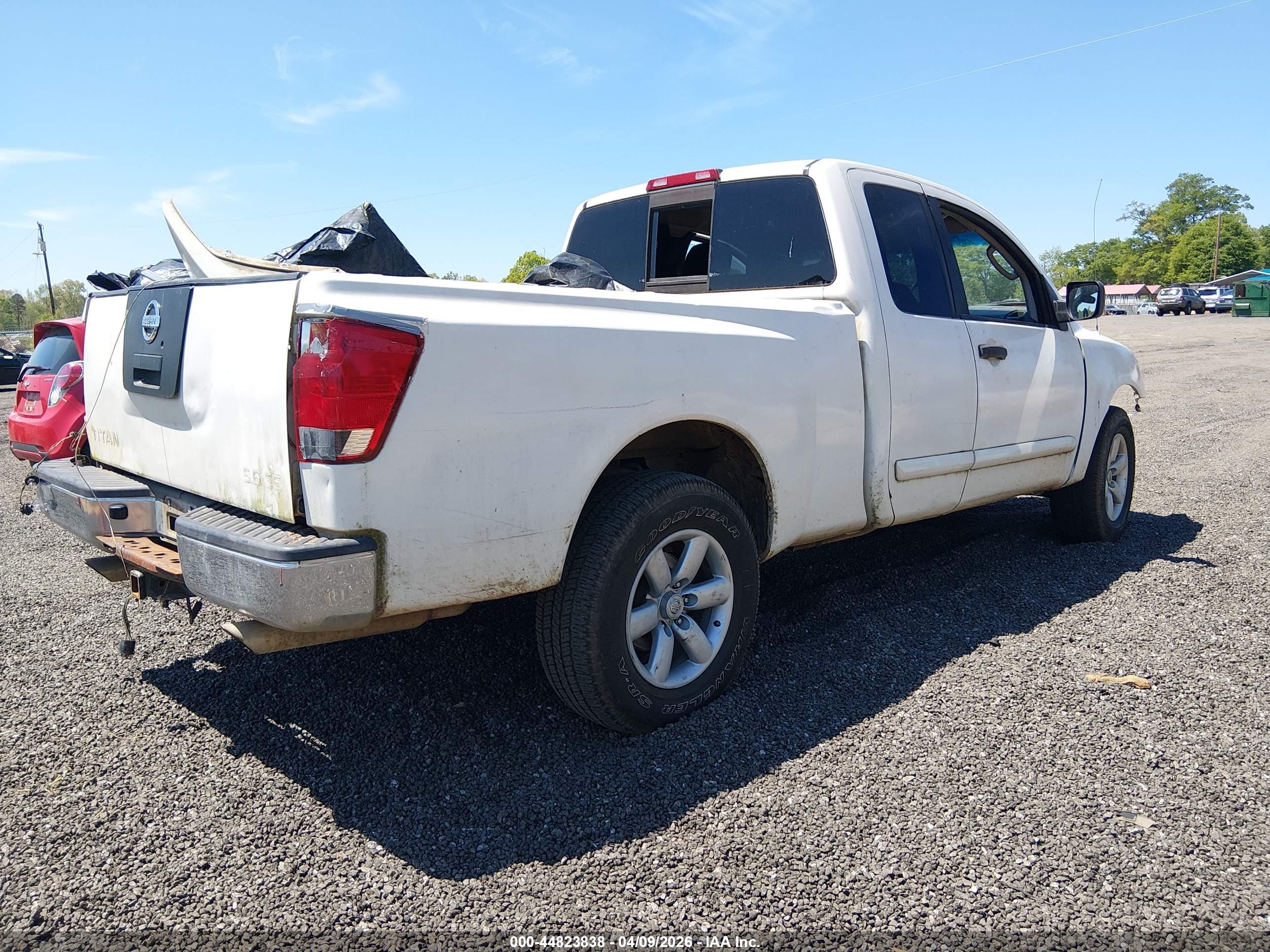 NISSAN TITAN image 4