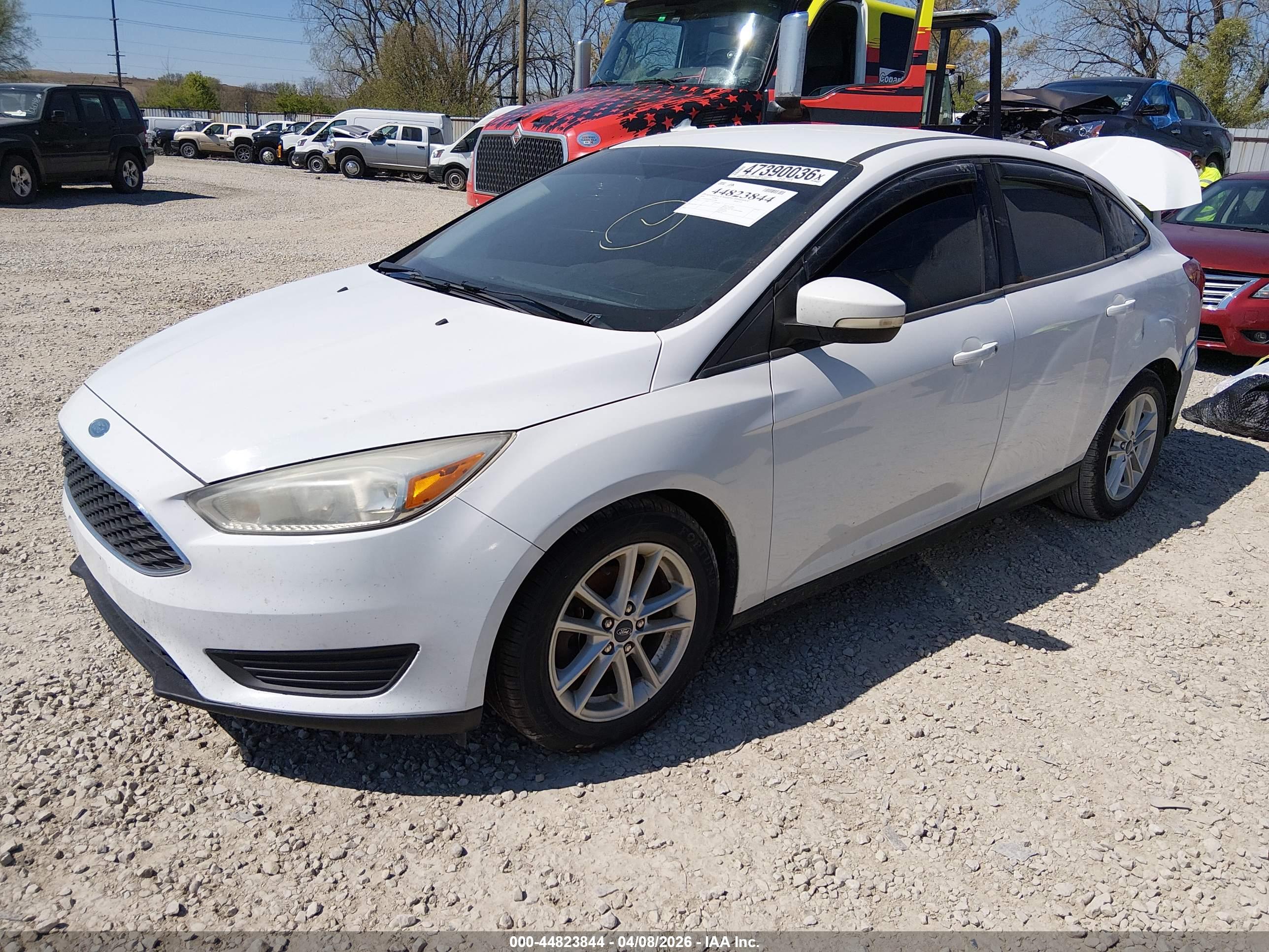 FORD FOCUS image 2