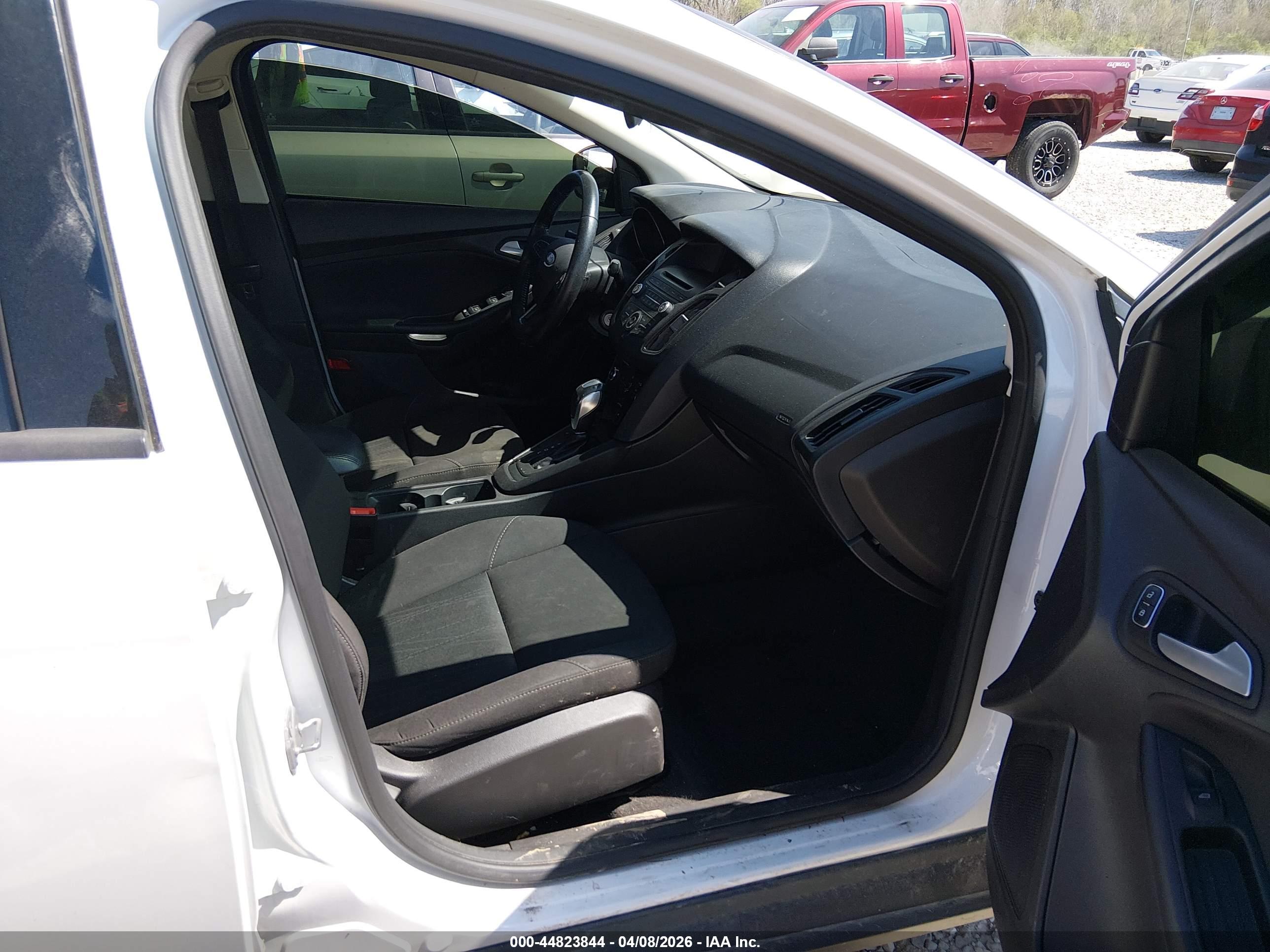 FORD FOCUS image 5