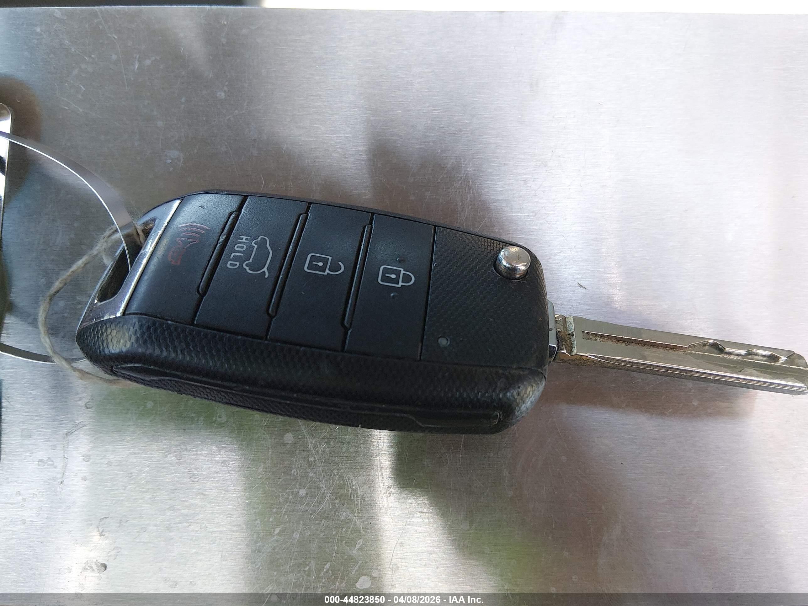 KIA SPORTAGE image 11