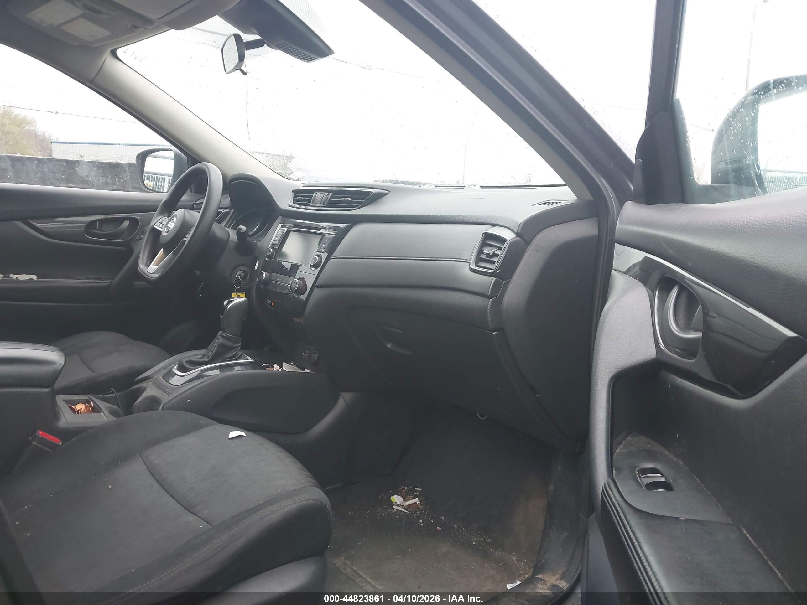 NISSAN ROGUE image 5