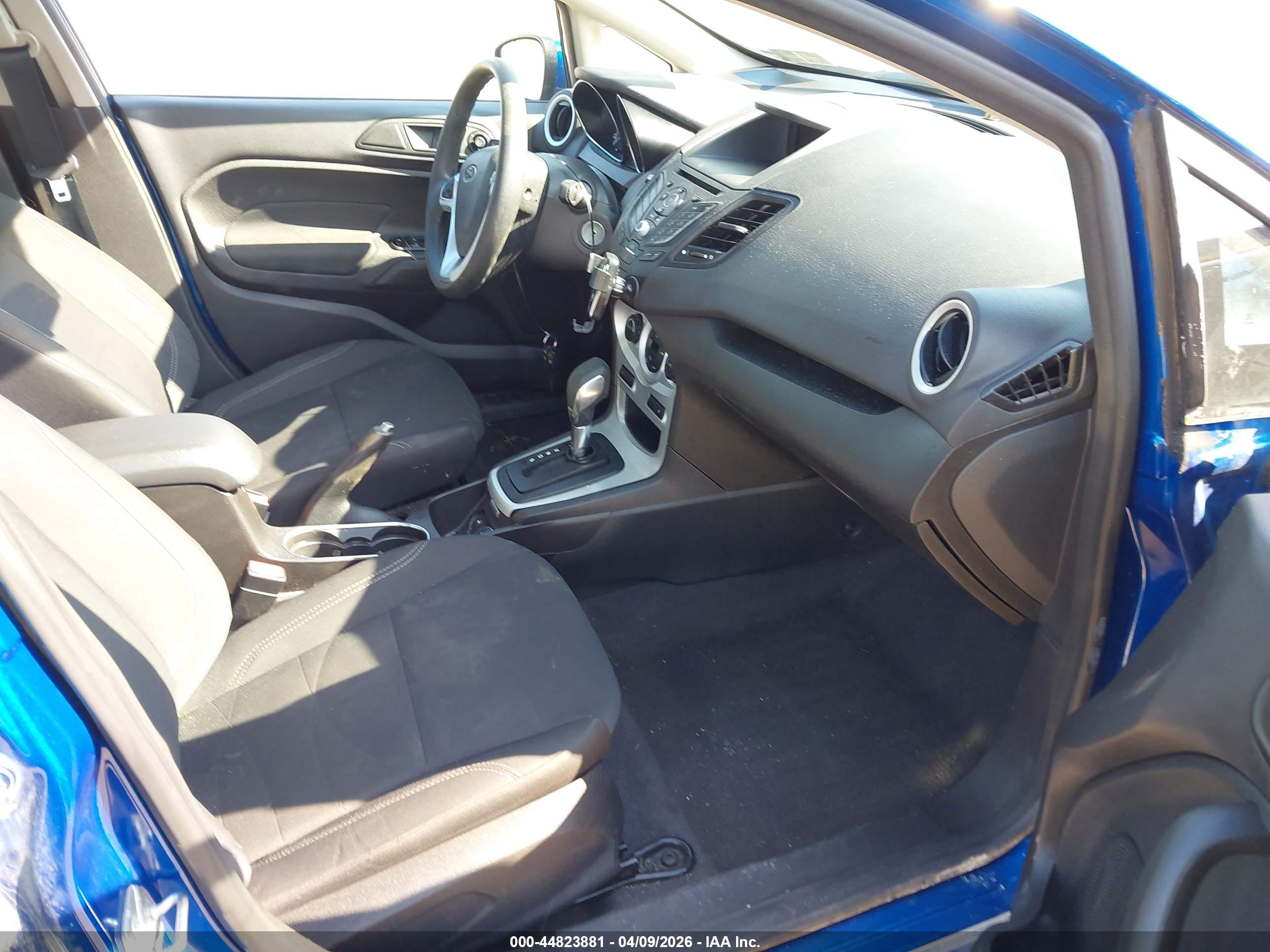 FORD FIESTA image 5