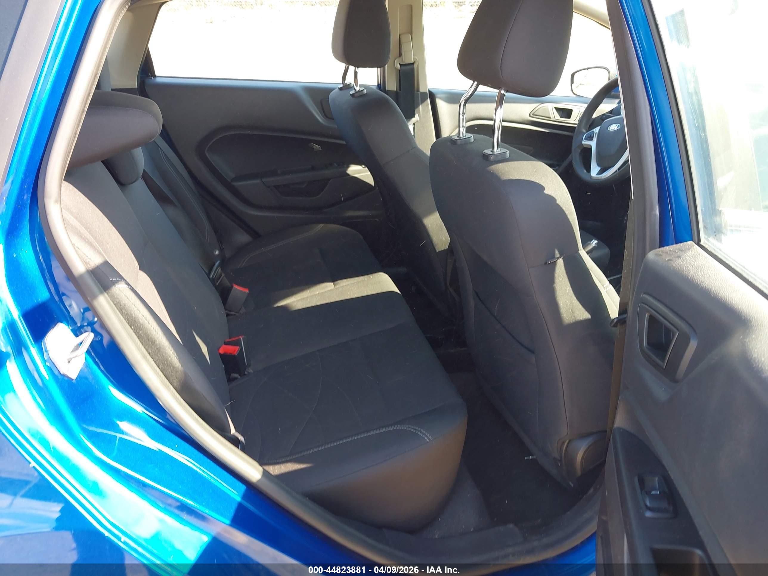 FORD FIESTA image 8