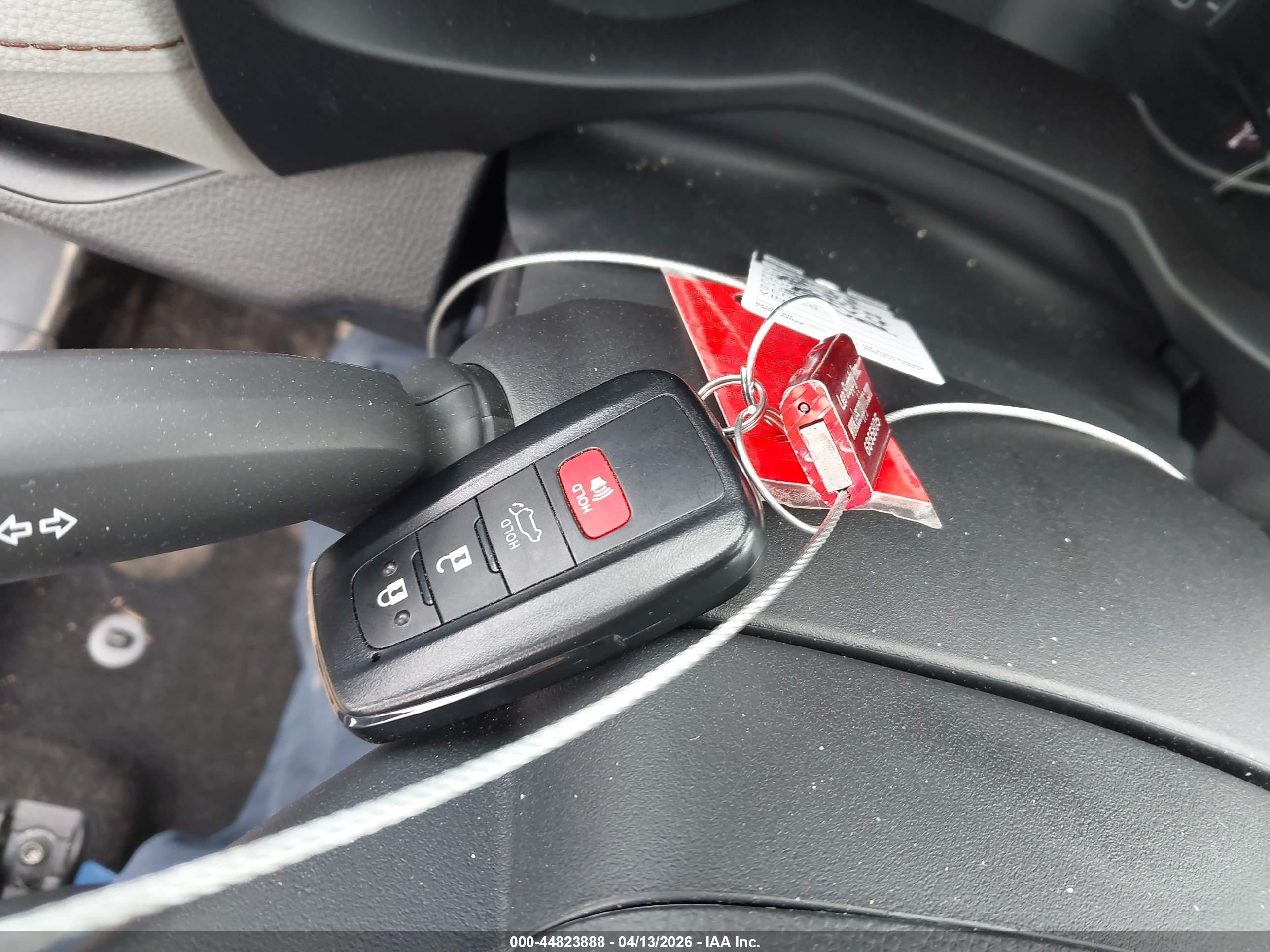 TOYOTA RAV4 image 11