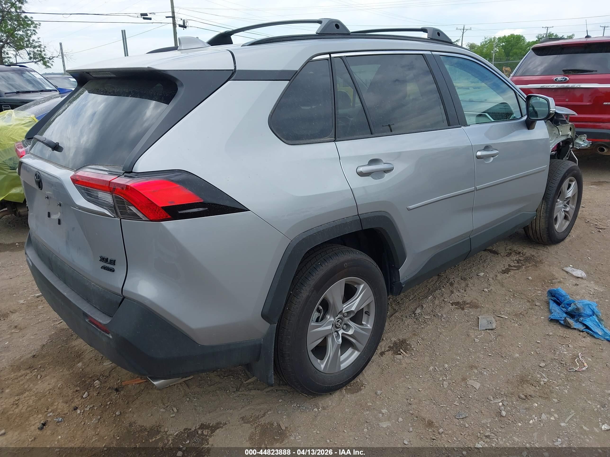 TOYOTA RAV4 image 4