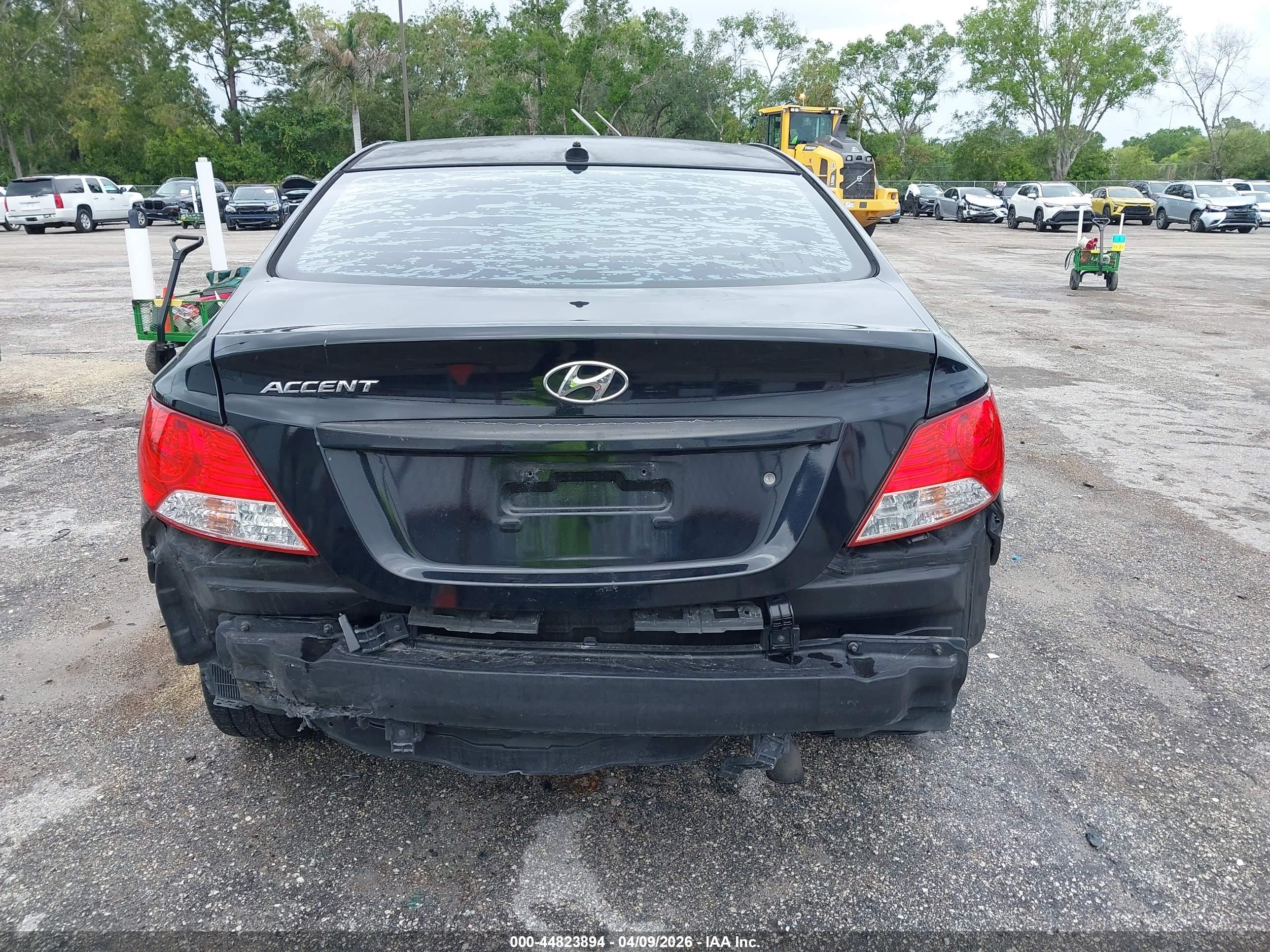HYUNDAI ACCENT image 6
